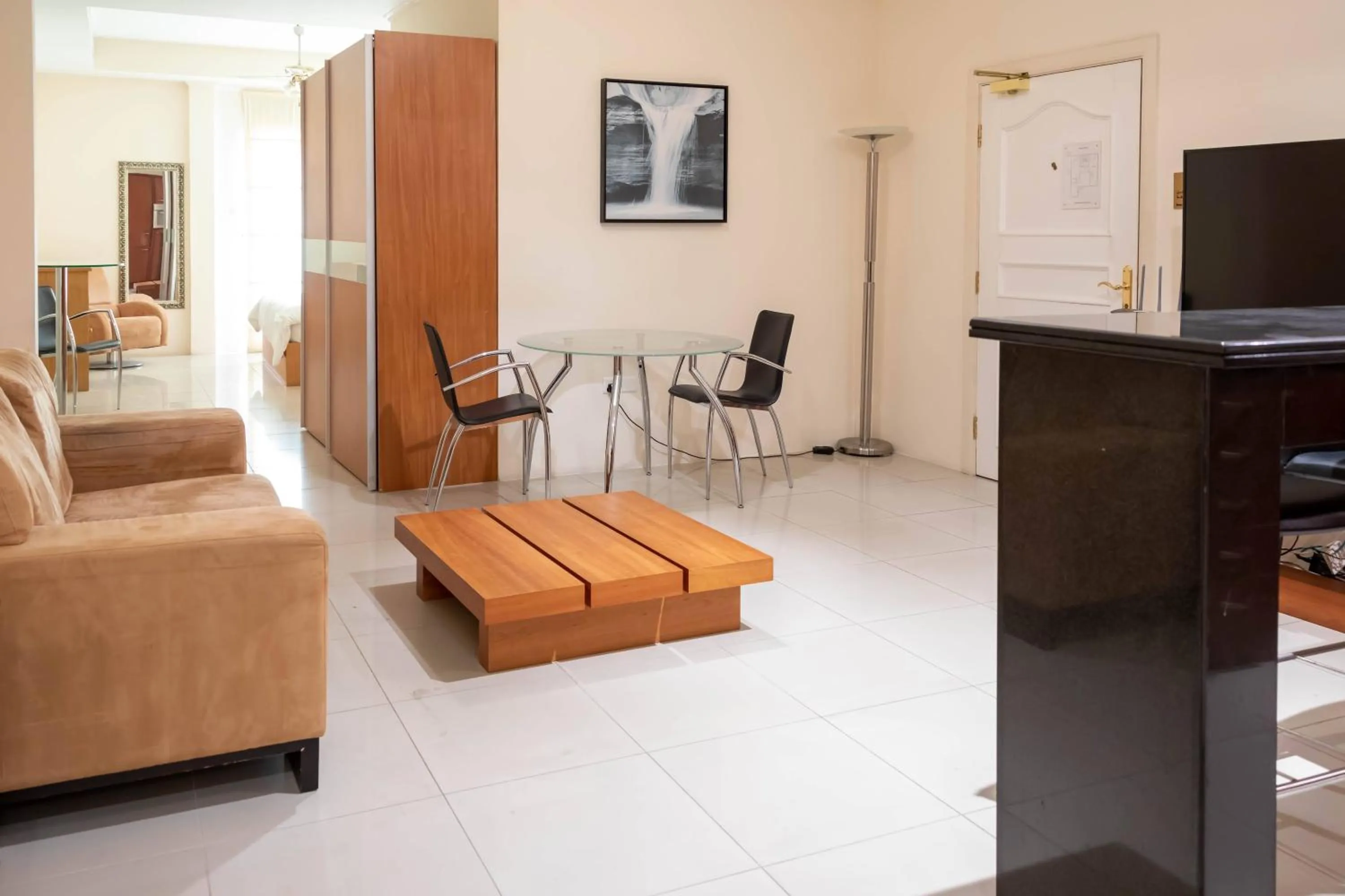 TV and multimedia in Mansouri Mansions Hotel