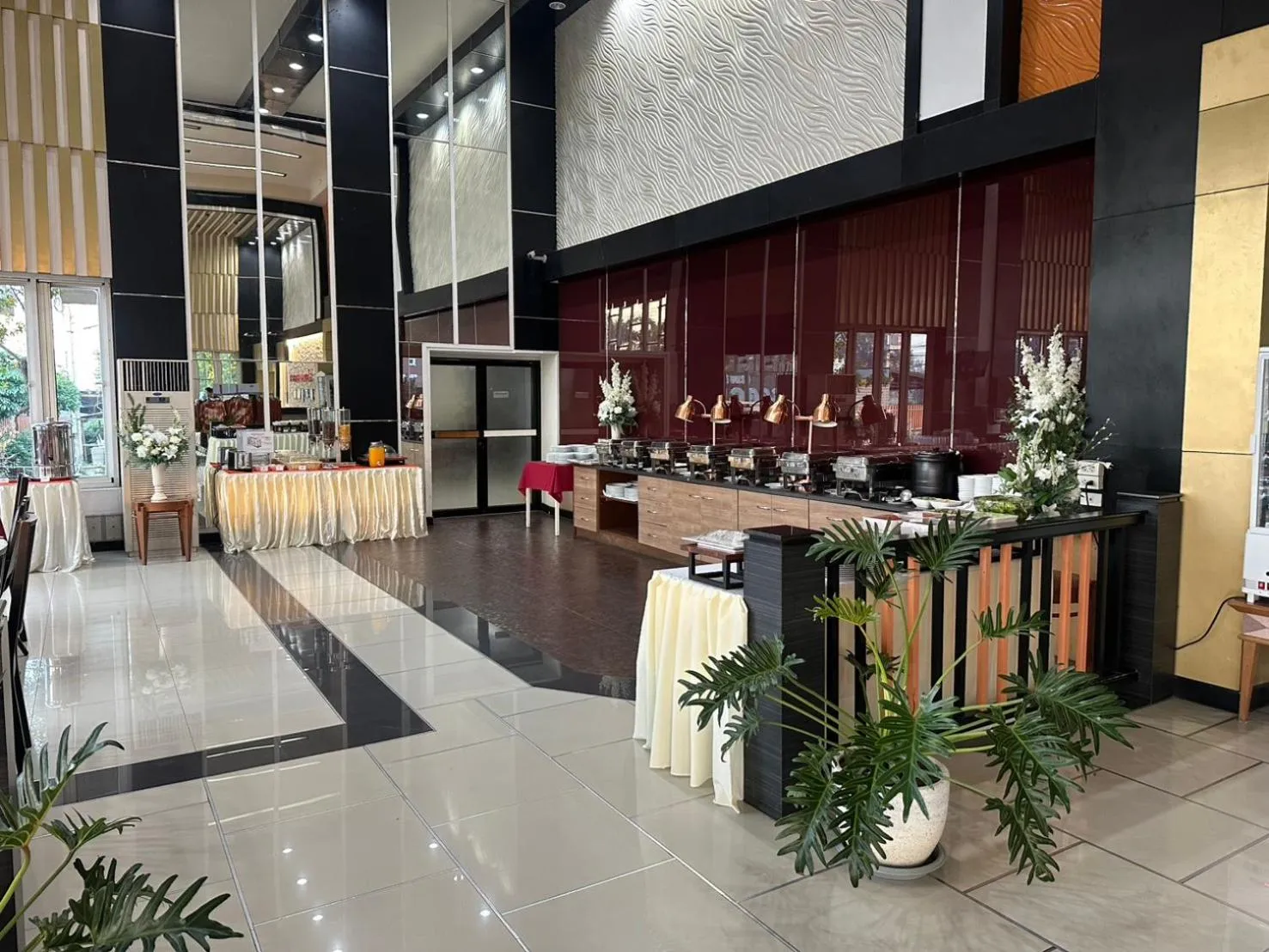 Restaurant/places to eat in Akelada Hotel