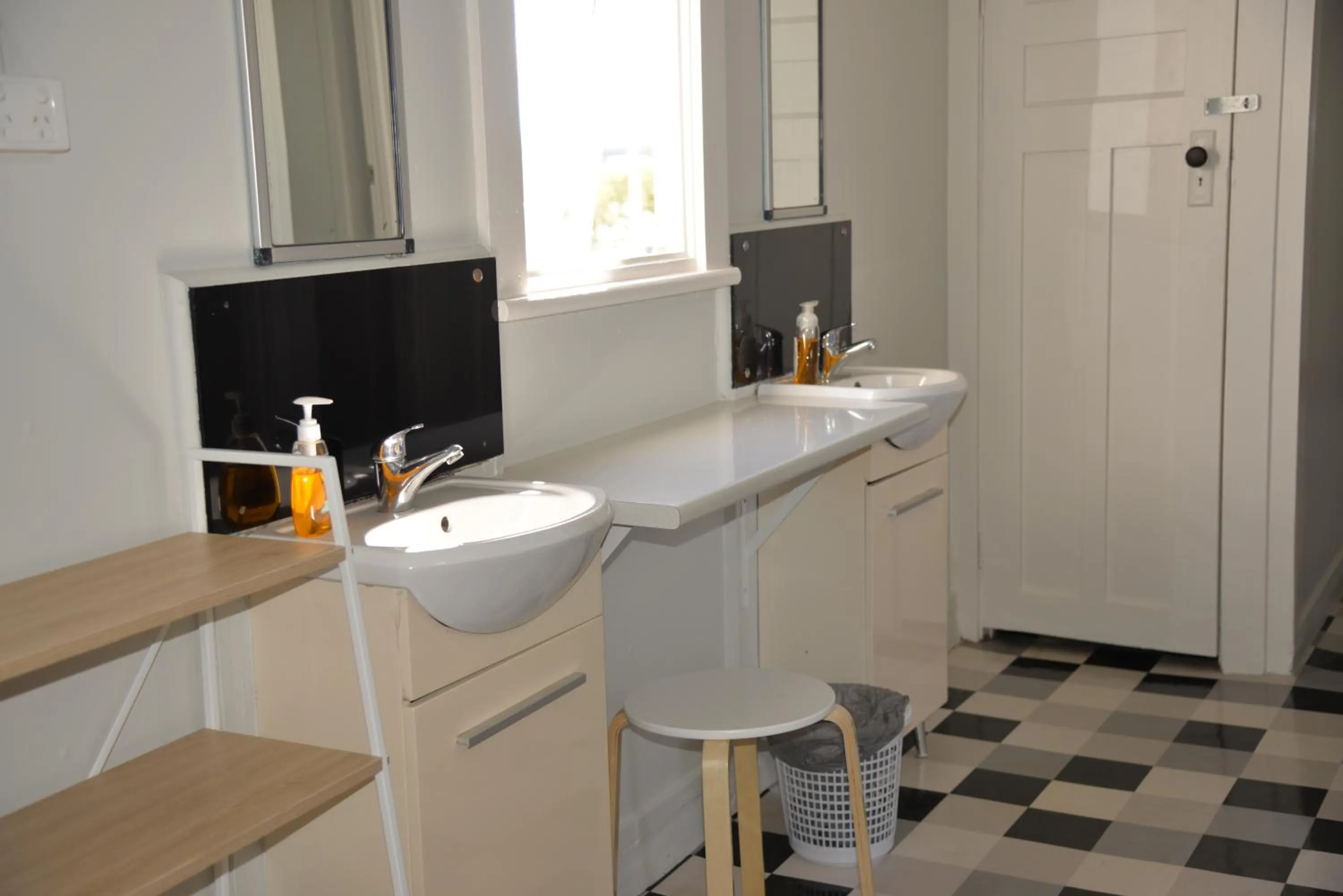 Shower in Geraldton Backpackers