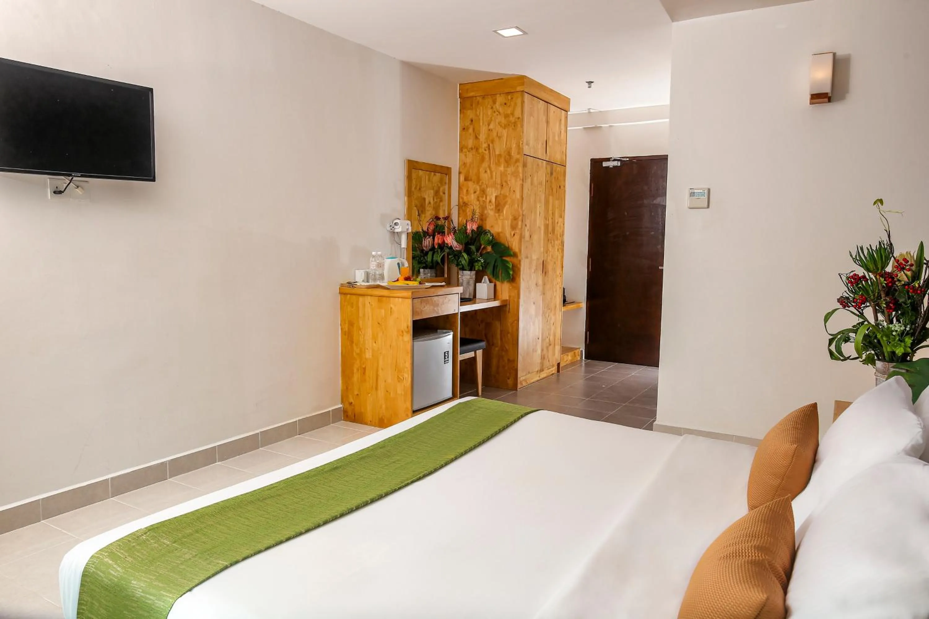 Photo of the whole room, Bed in Langkapuri Resort Langkawi