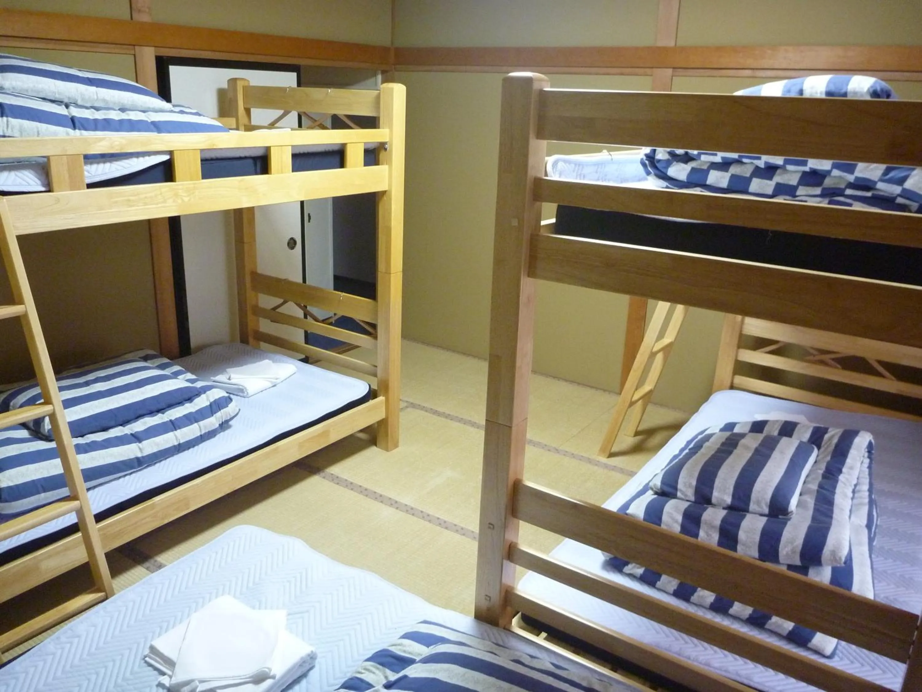 bunk bed in K's House Hakuba Alps - Travelers Hostel