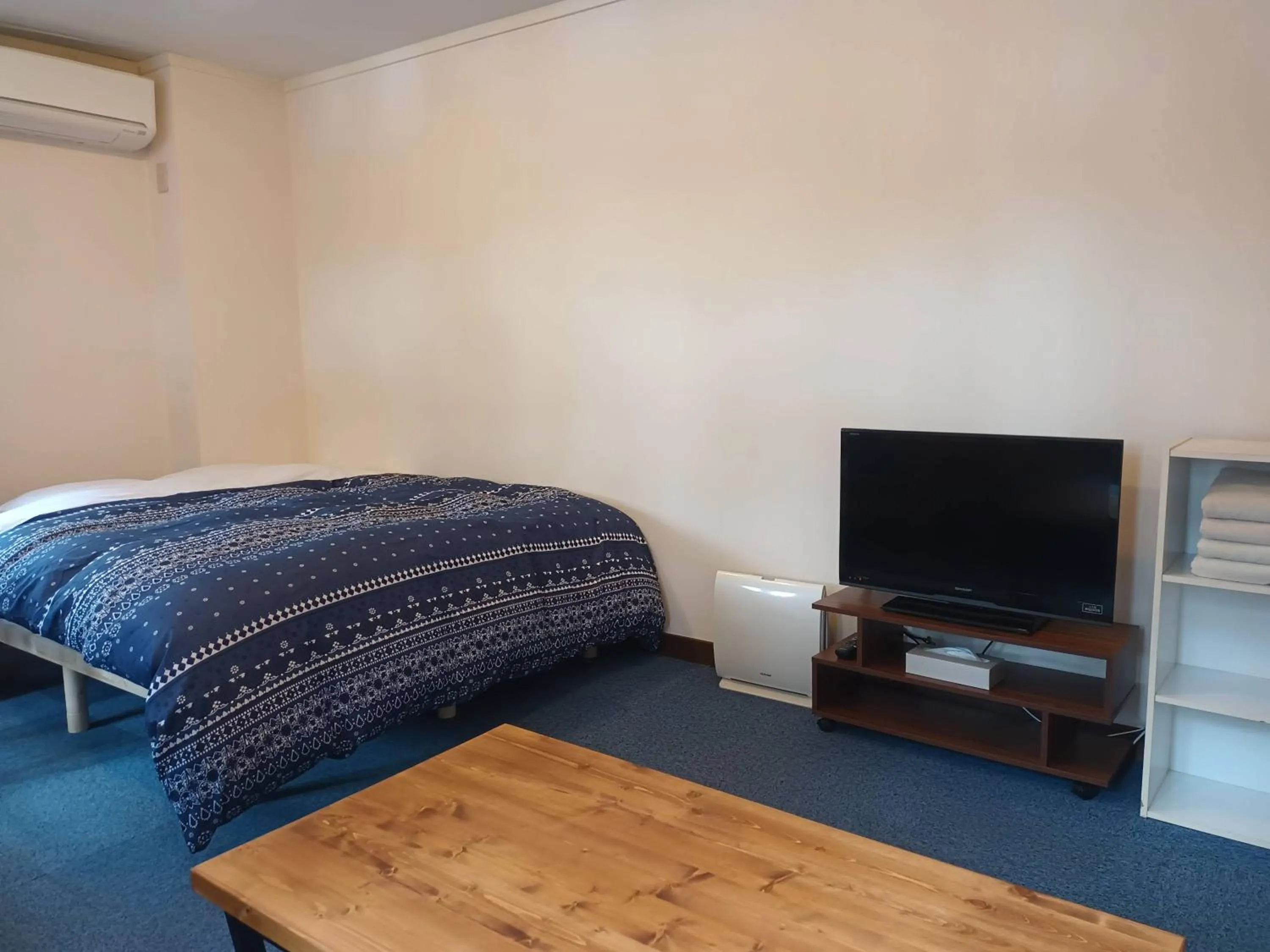 Photo of the whole room in K's House Hakuba Alps - Travelers Hostel