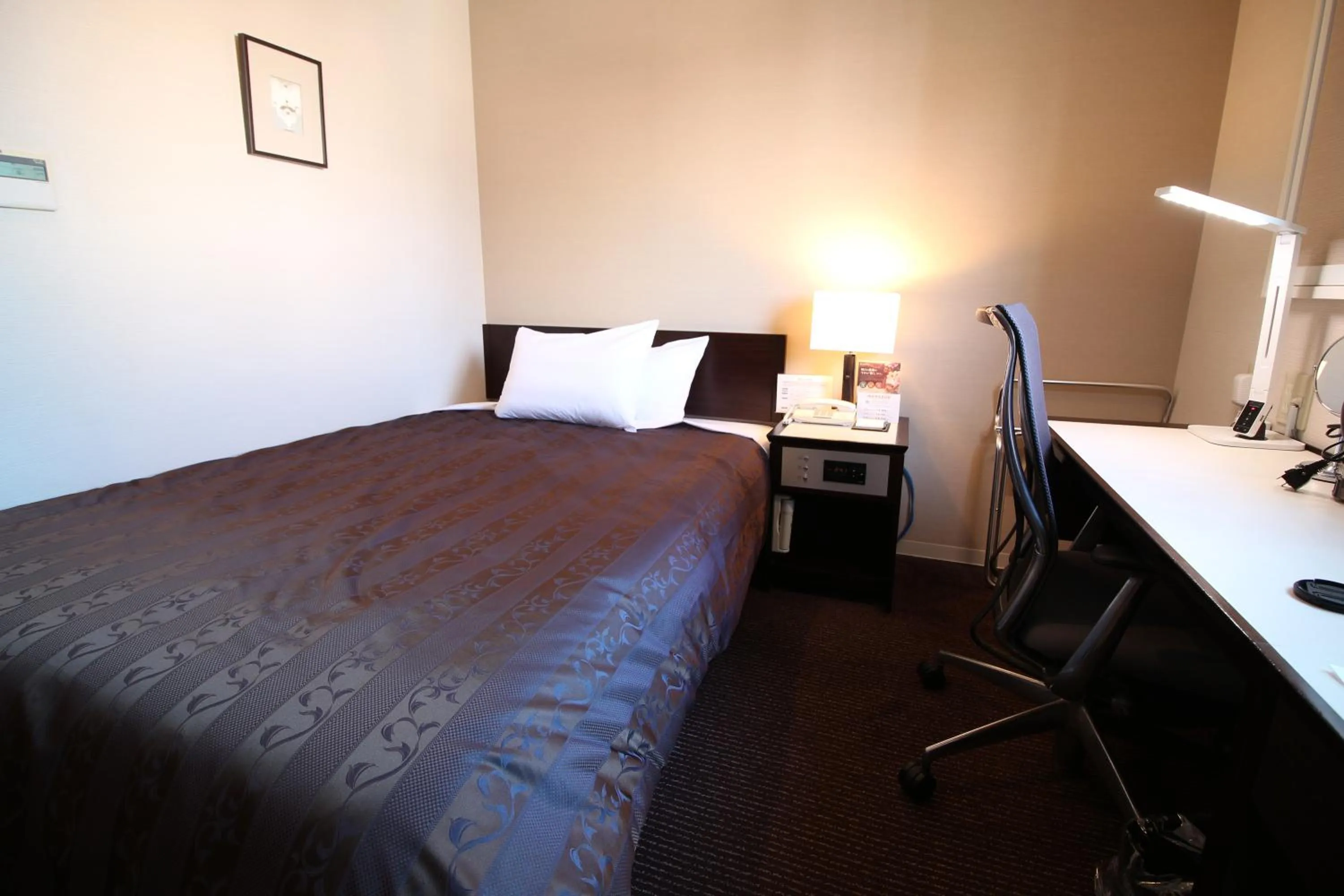 Photo of the whole room, Bed in Meitetsu Inn Nagoya Nishiki