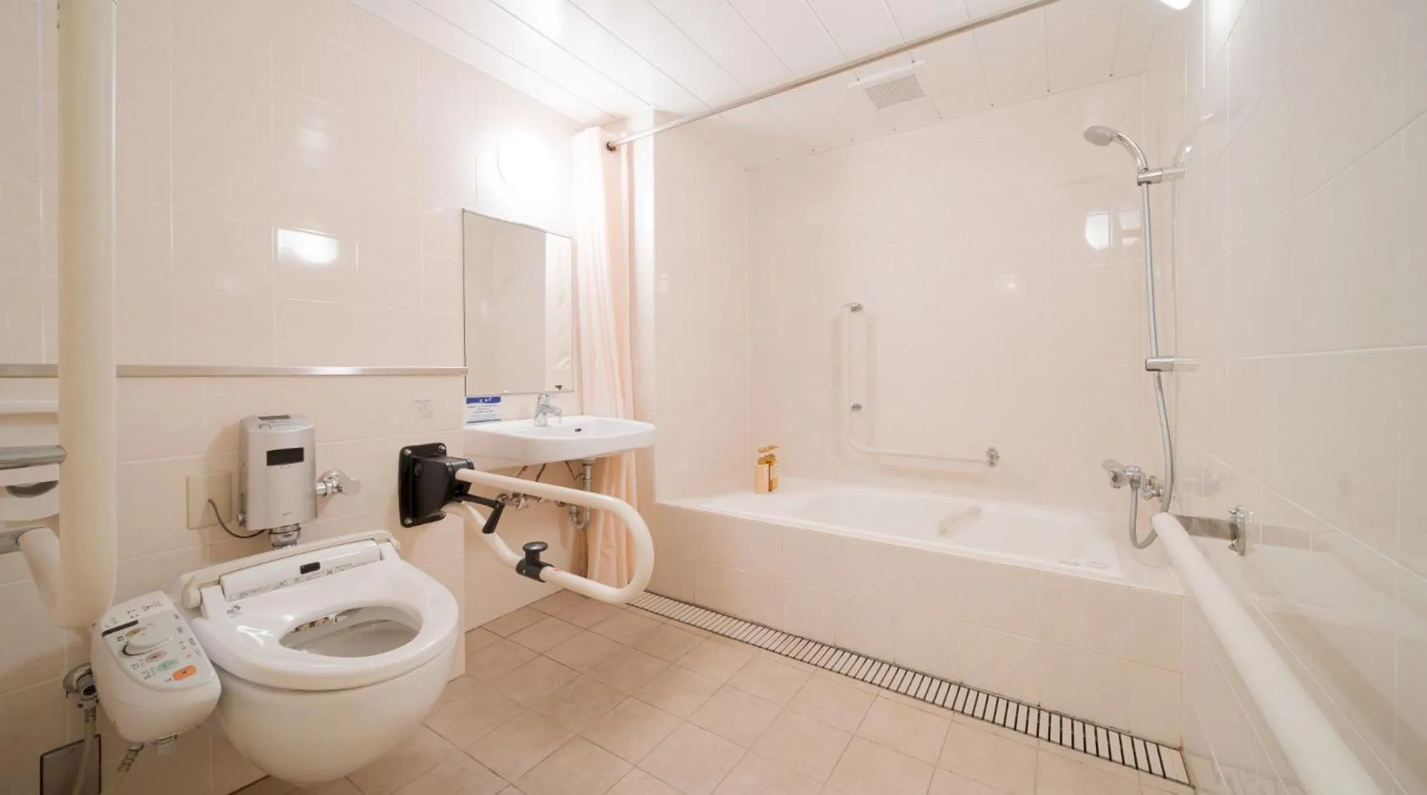 Bathroom in Meitetsu Inn Nagoya Nishiki