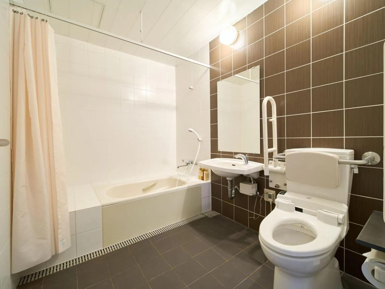 Bathroom in Meitetsu Inn Kariya