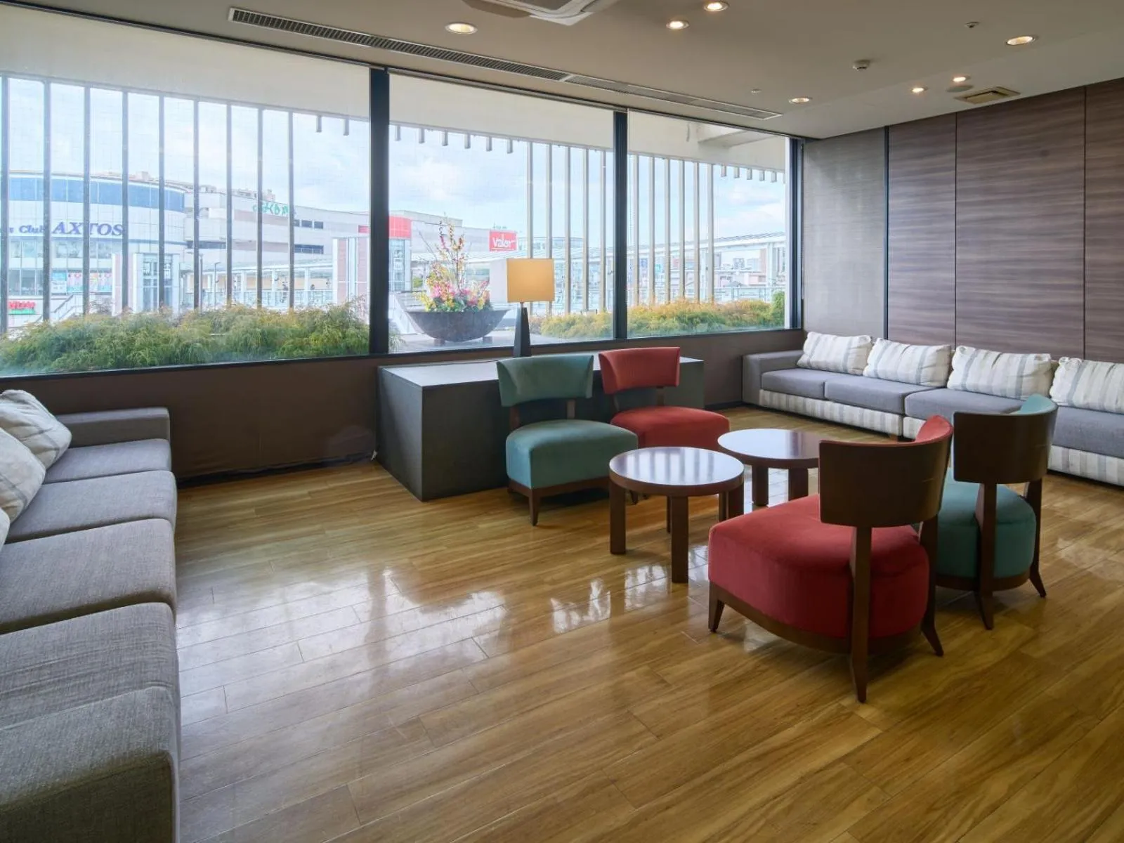 Lobby or reception in Meitetsu Inn Kariya