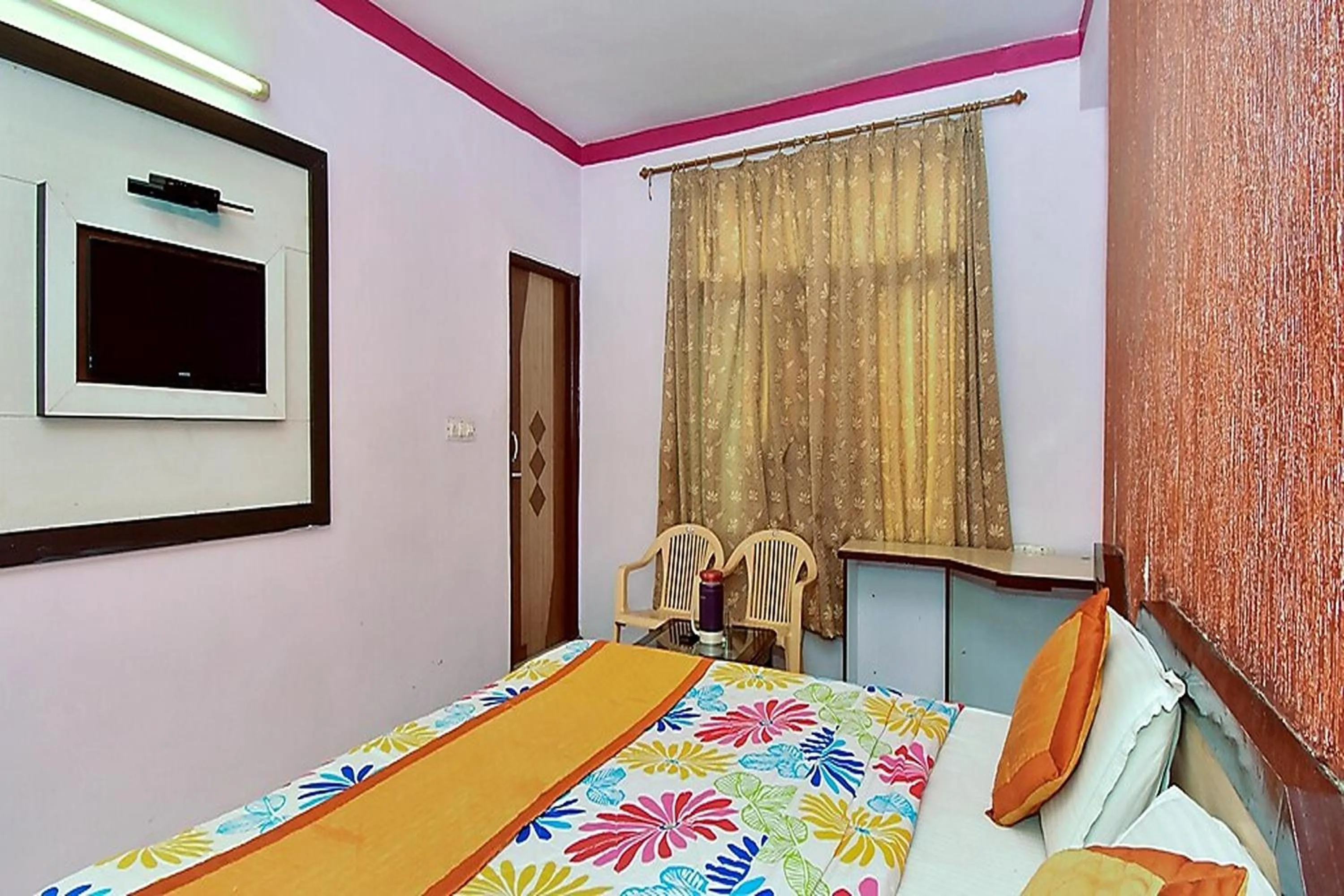 TV and multimedia in Hotel Deep Palace Near Bus Stand Udaipole