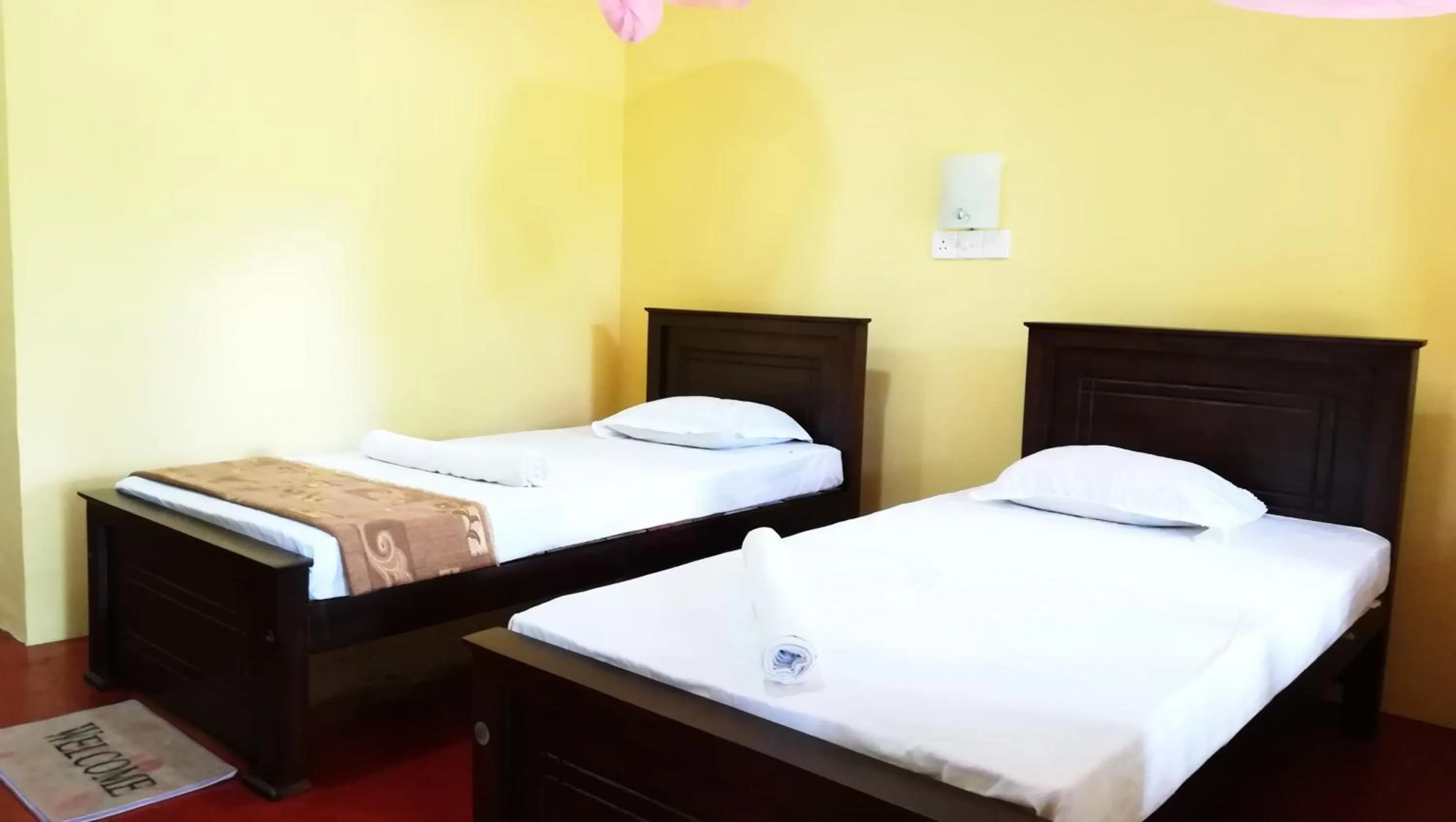 Breakfast, Bed in Araliya Self Cooking Resort Dambulla