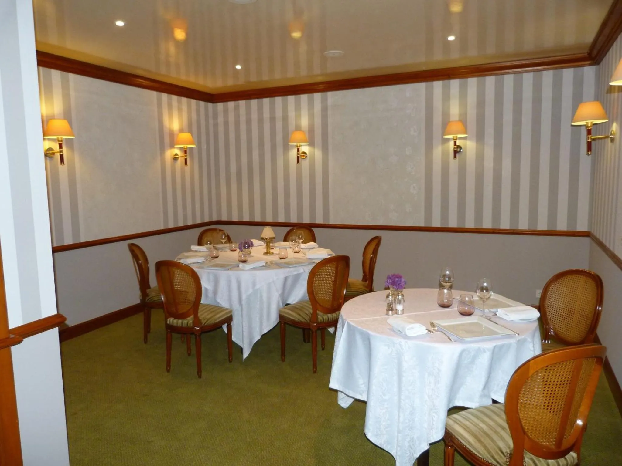 Restaurant/places to eat in Logis Hôtel Restaurant Le Gue Du Holme