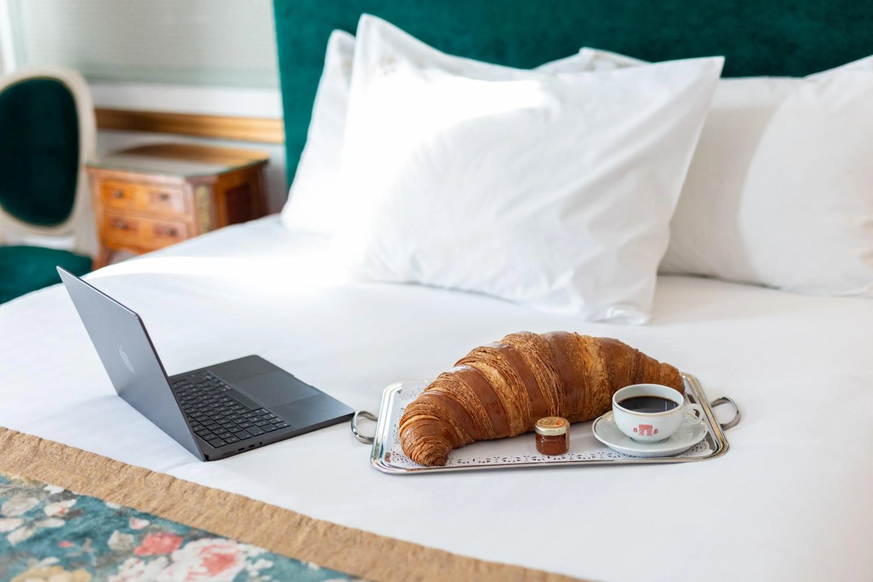 Breakfast, Bed in Belfast