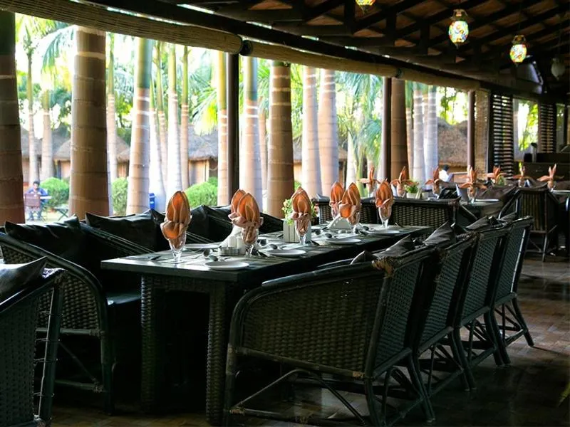 Restaurant/places to eat in Hotel Hampi International