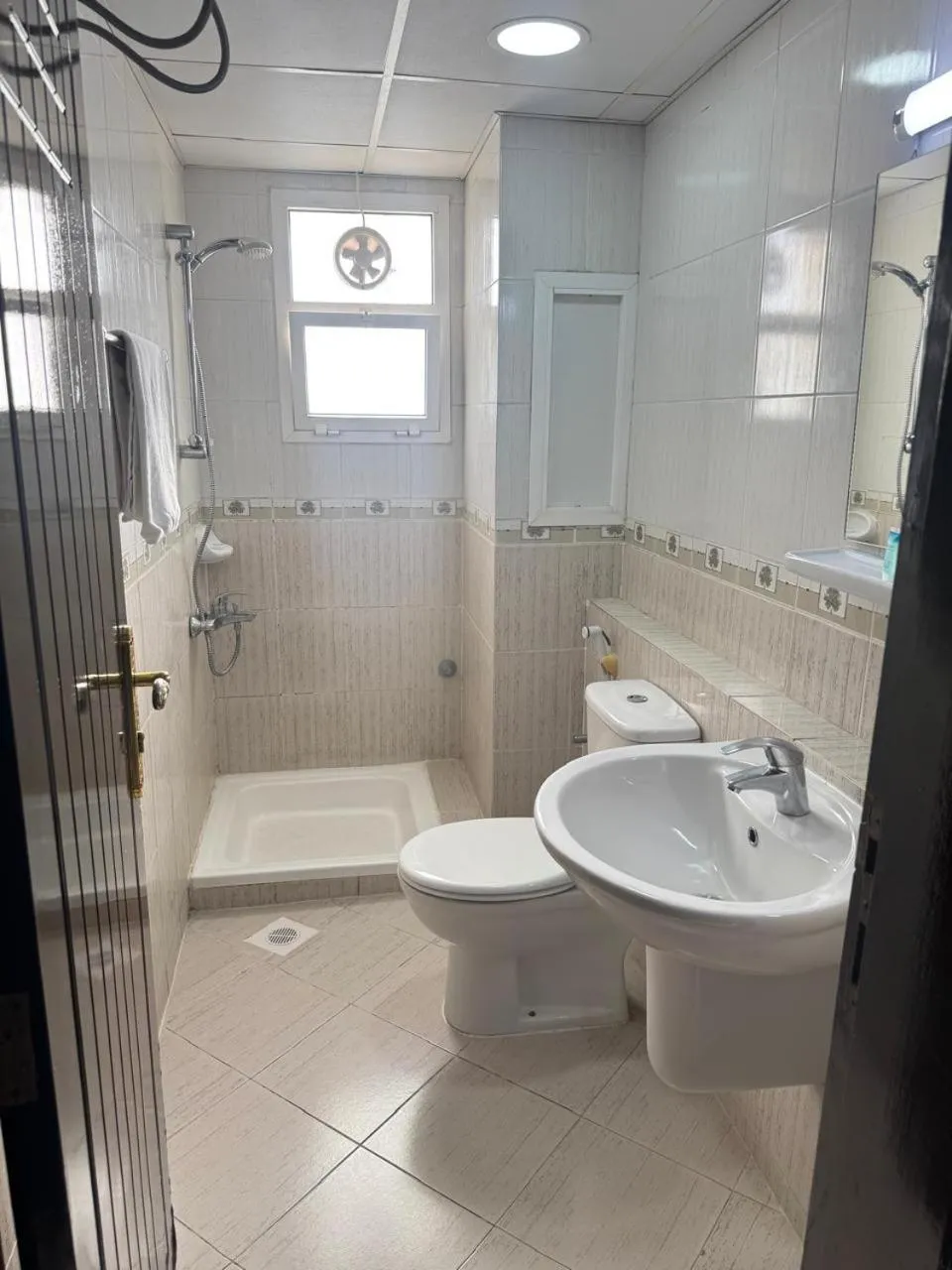 Bathroom in Al Murooj Hotel Apartments