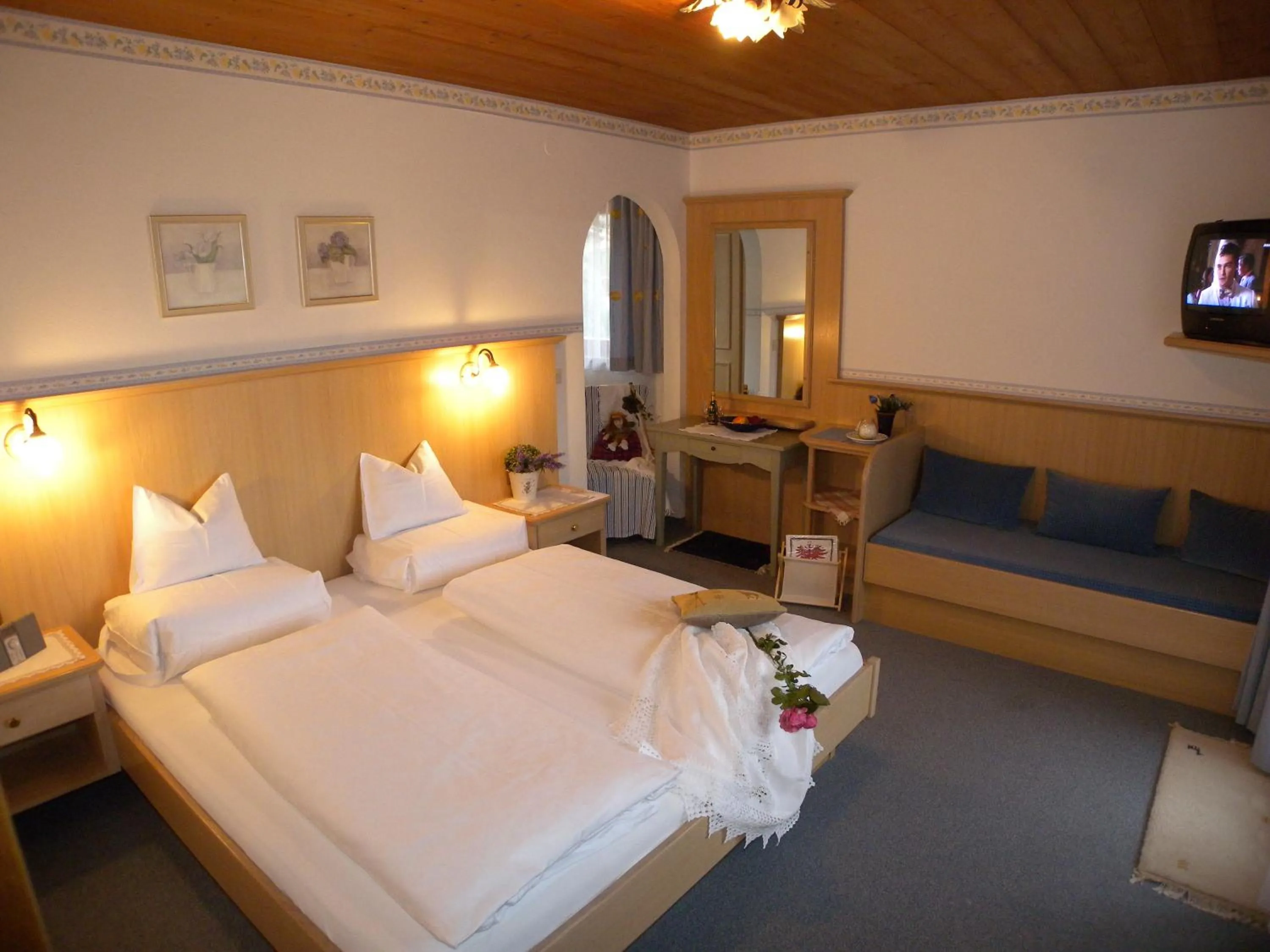 Photo of the whole room, Bed in Landhaus Dengg
