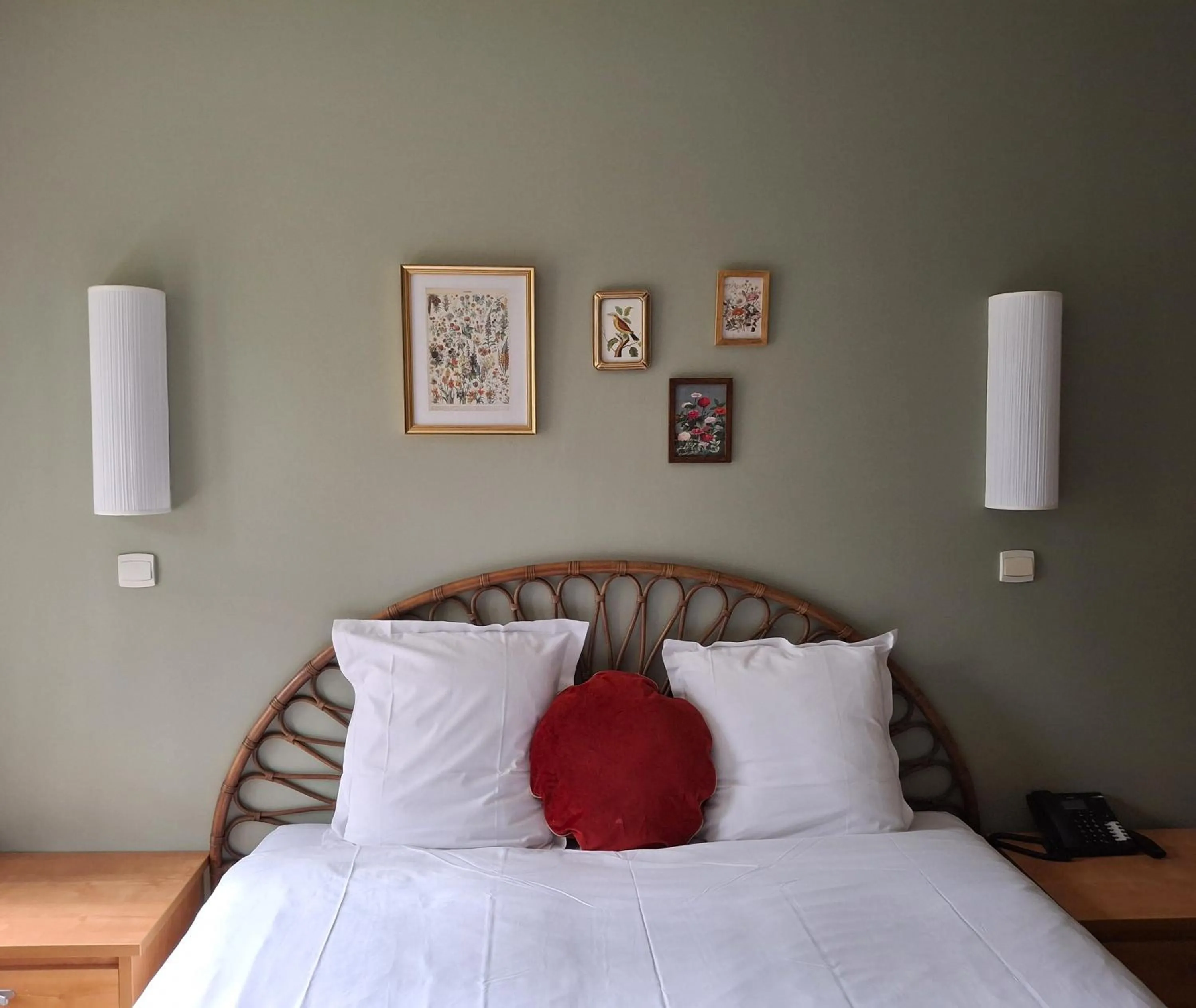 Bedroom, Bed in Hostellerie Du Lys