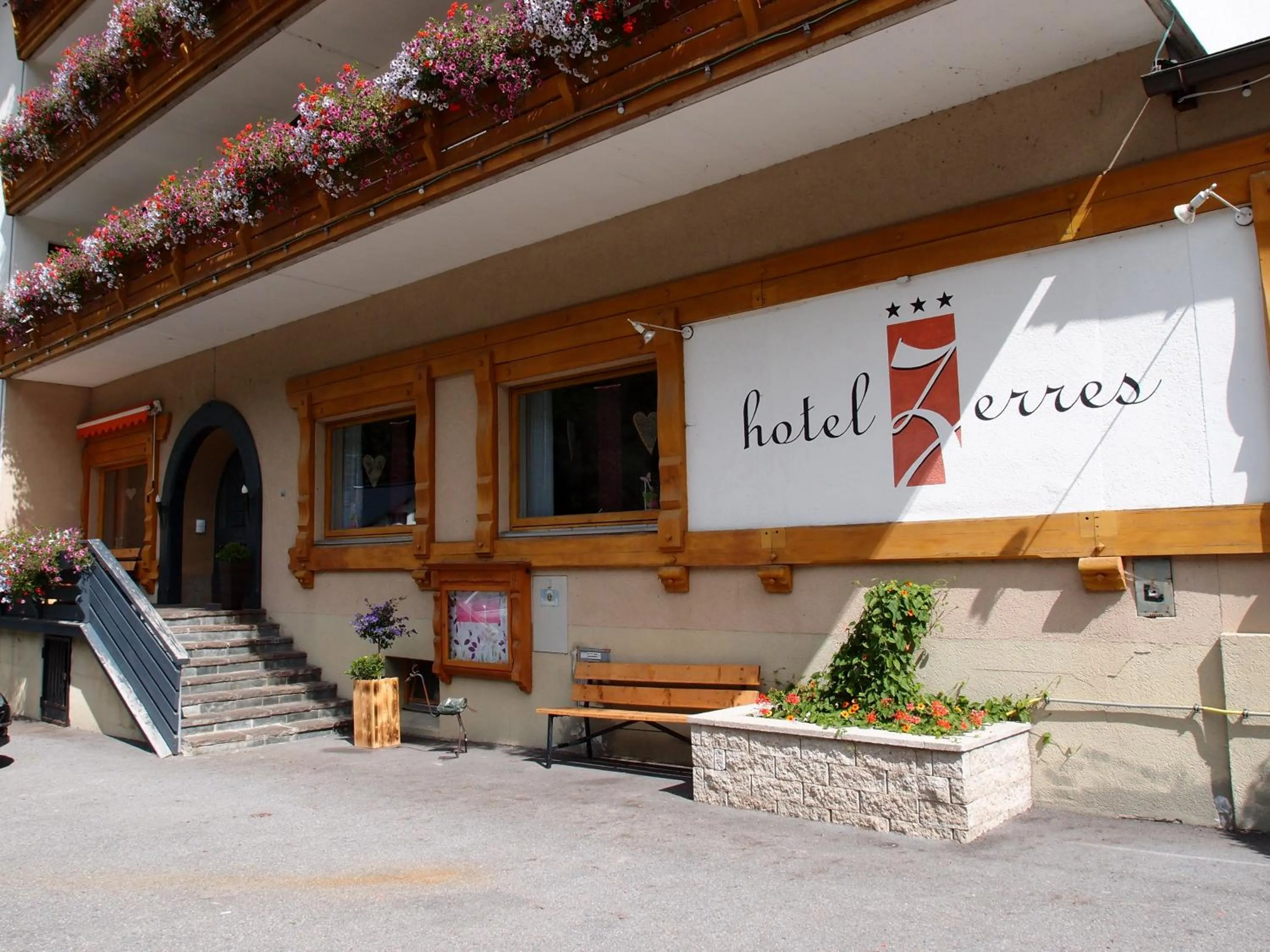 Facade/entrance in Hotel Zerres