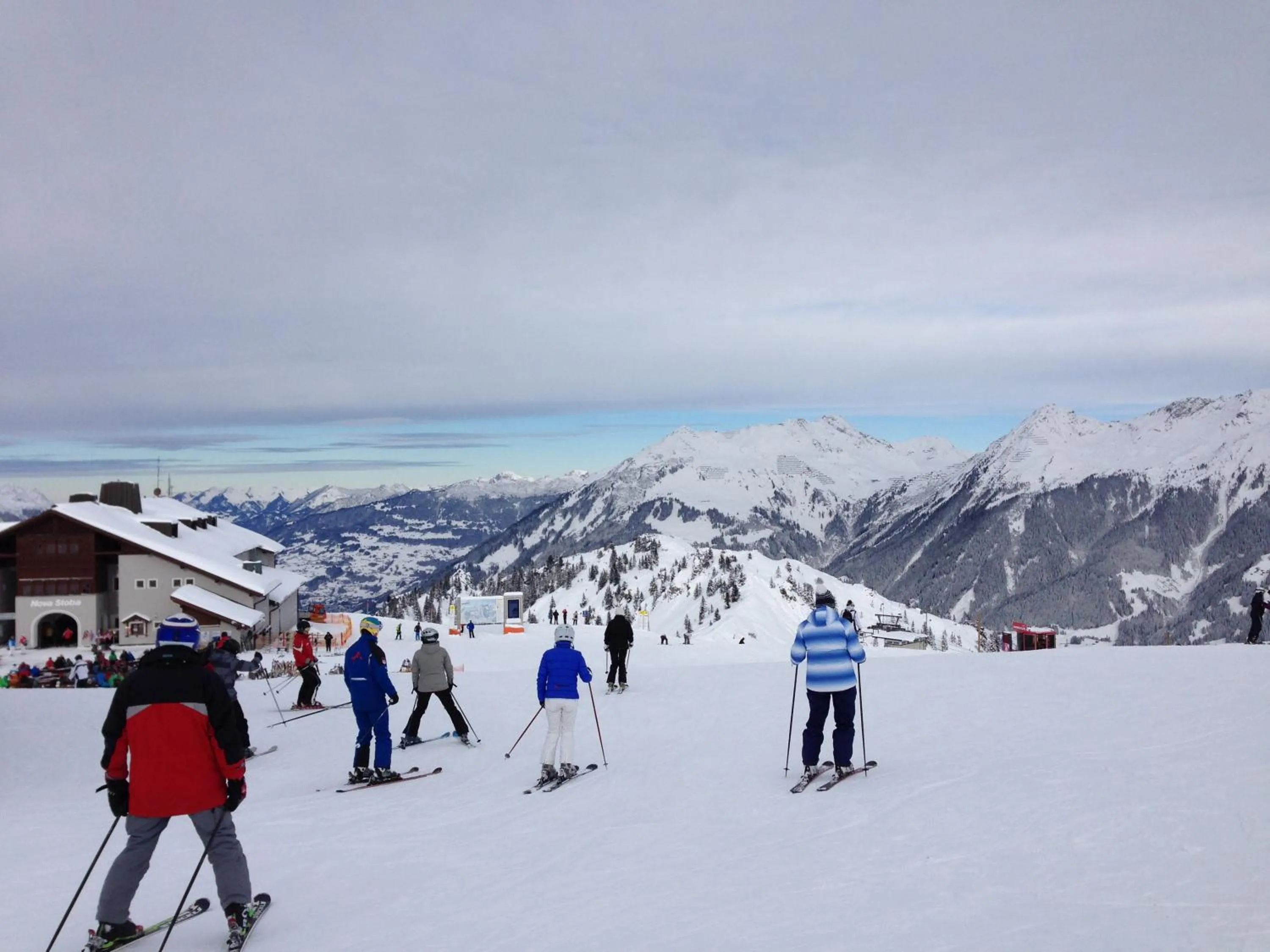 Skiing in Hotel Zerres