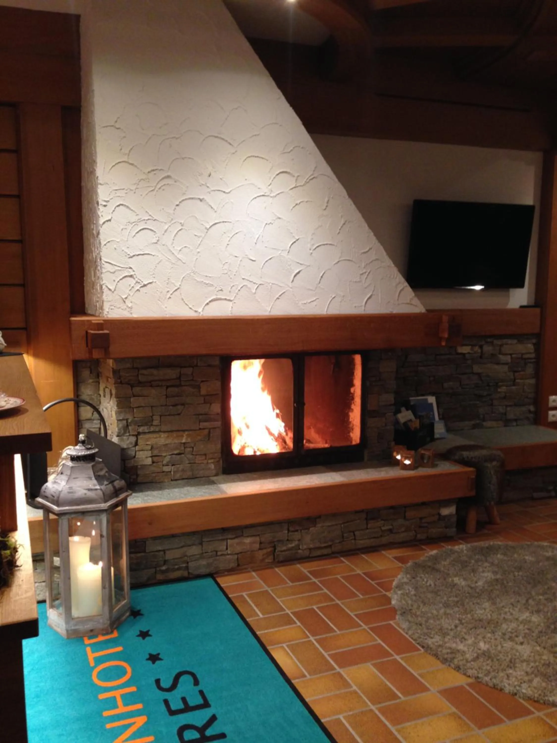 Communal lounge/ TV room in Hotel Zerres