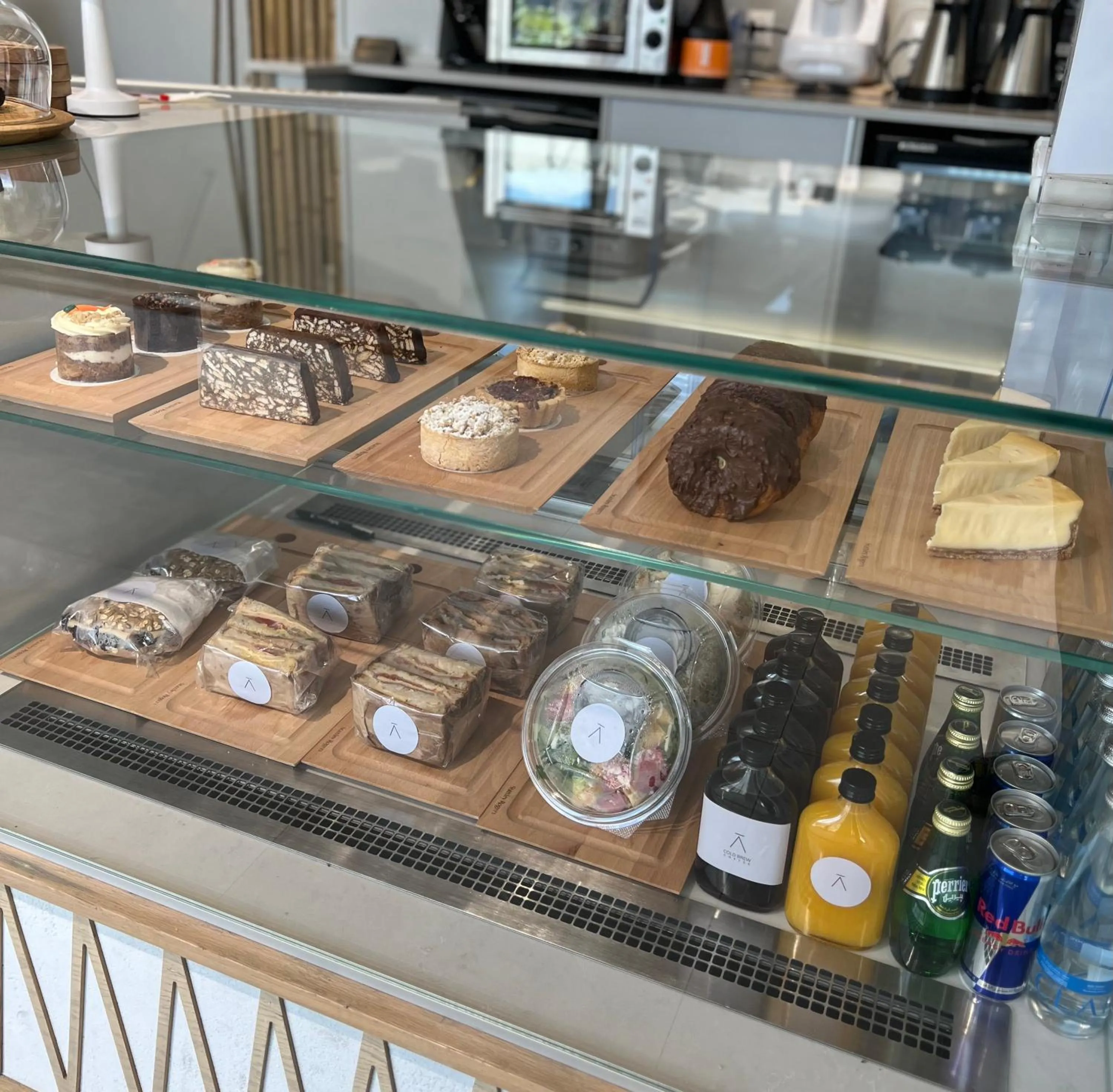 Restaurant/places to eat in Retaj Hotel