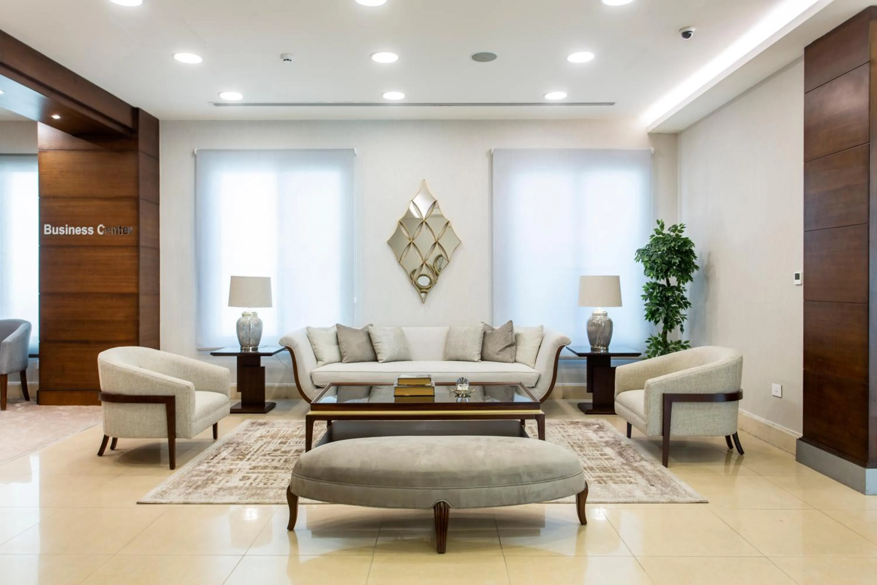 Communal lounge/ TV room in Retaj Hotel