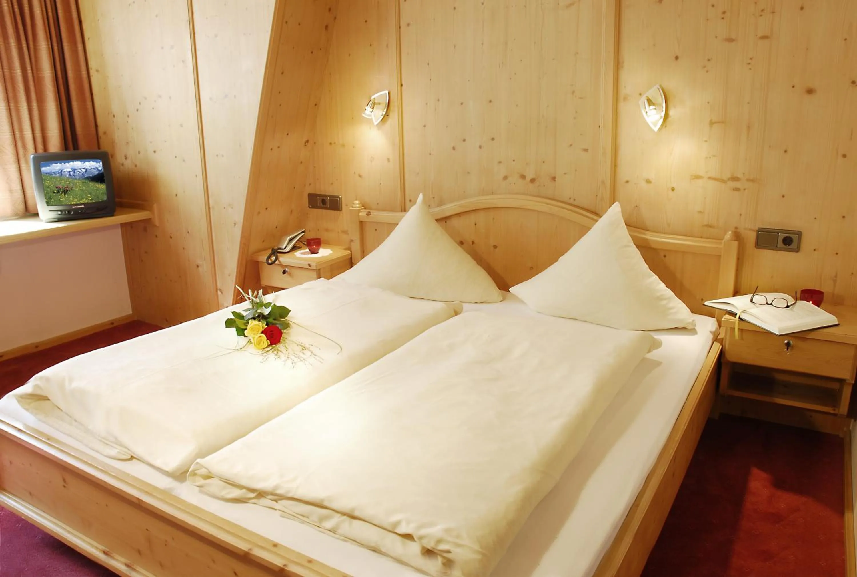 Bed in Hotel Eckartauerhof