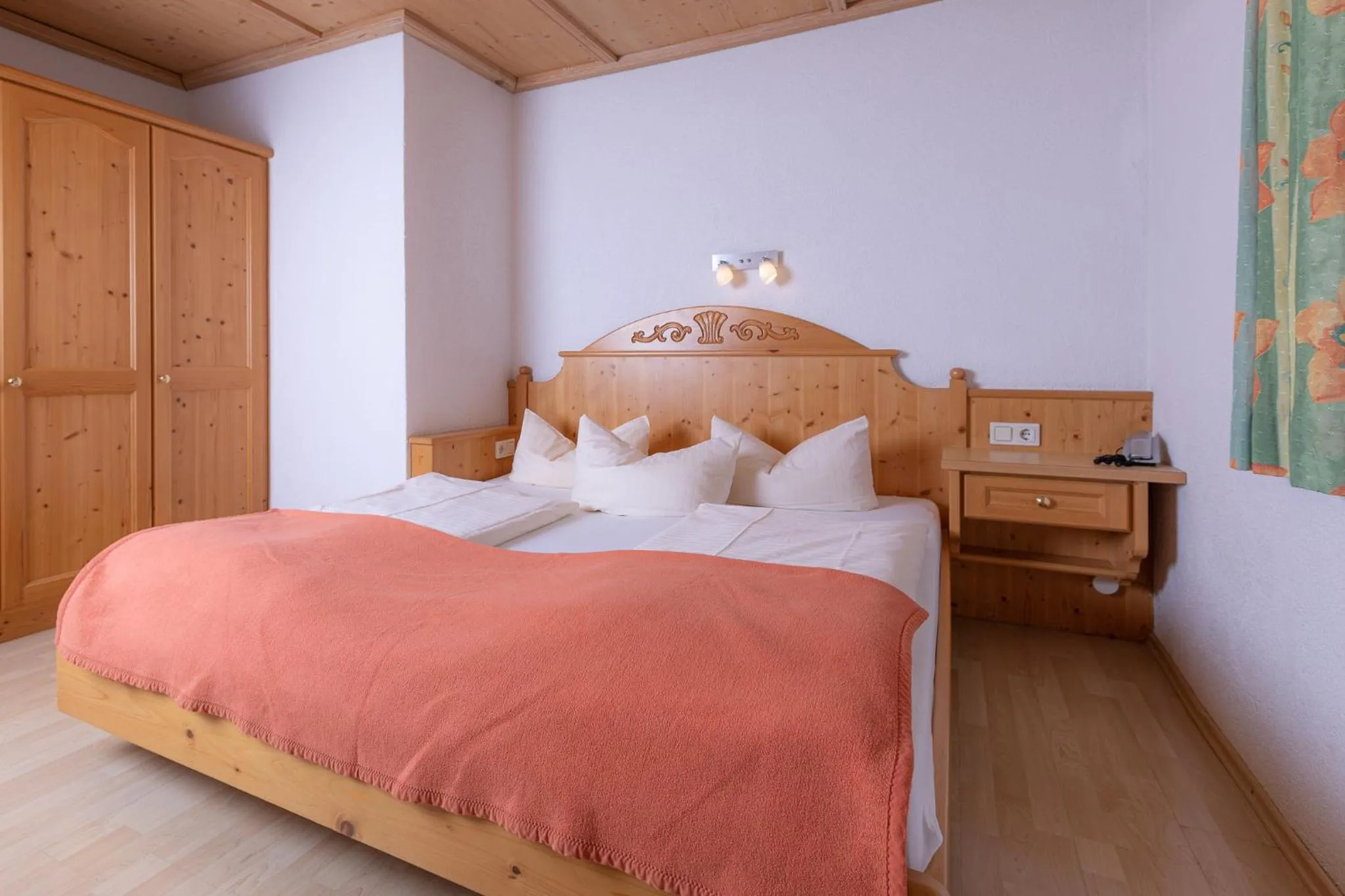 Staff, Bed in Hotel Eckartauerhof