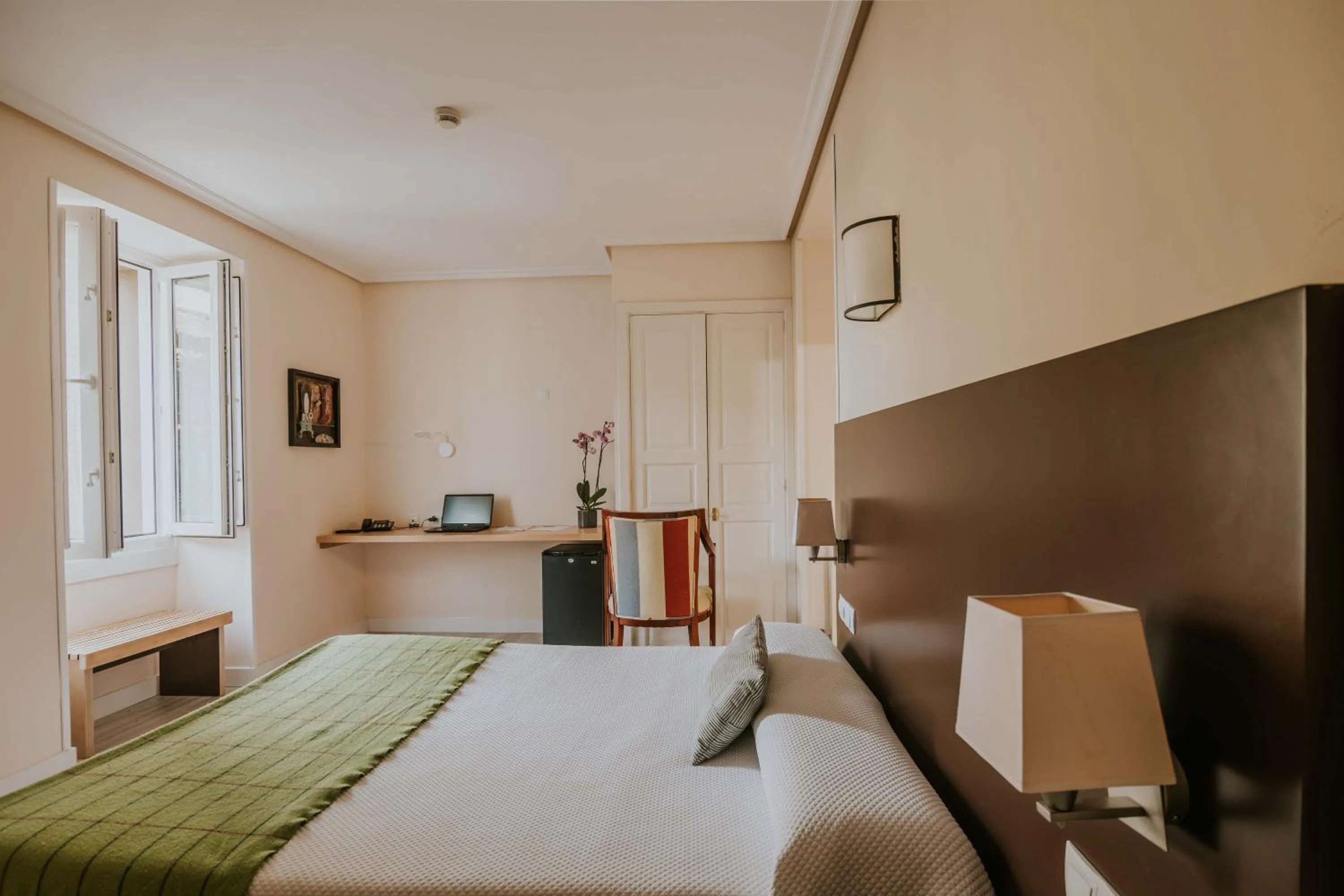 Photo of the whole room, Bed in Hotel Arrope