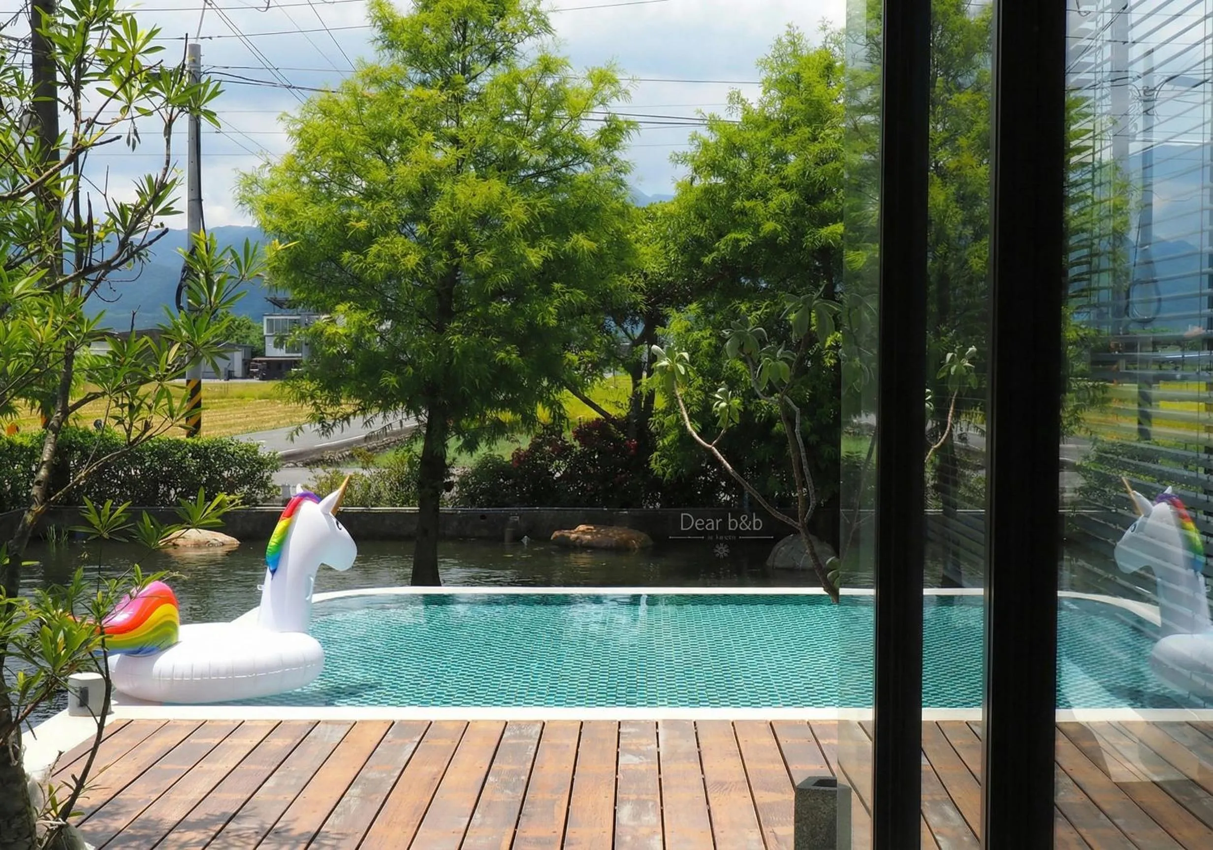Swimming pool in Island Sunrise