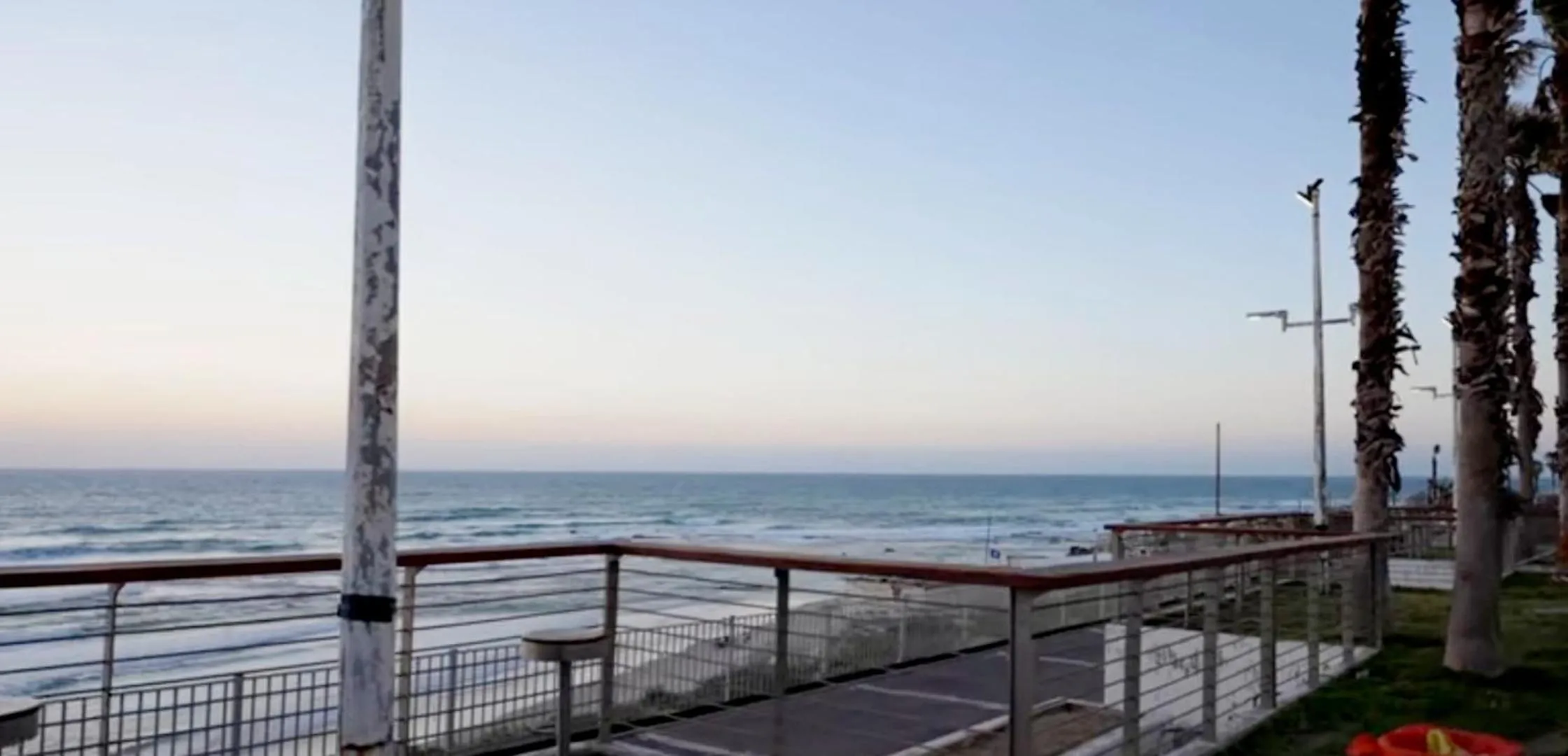 Sea view in 612 apartment on the beach