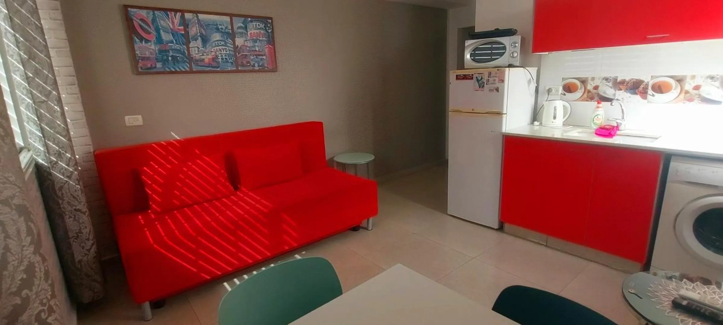 Kitchen or kitchenette in 612 apartment on the beach