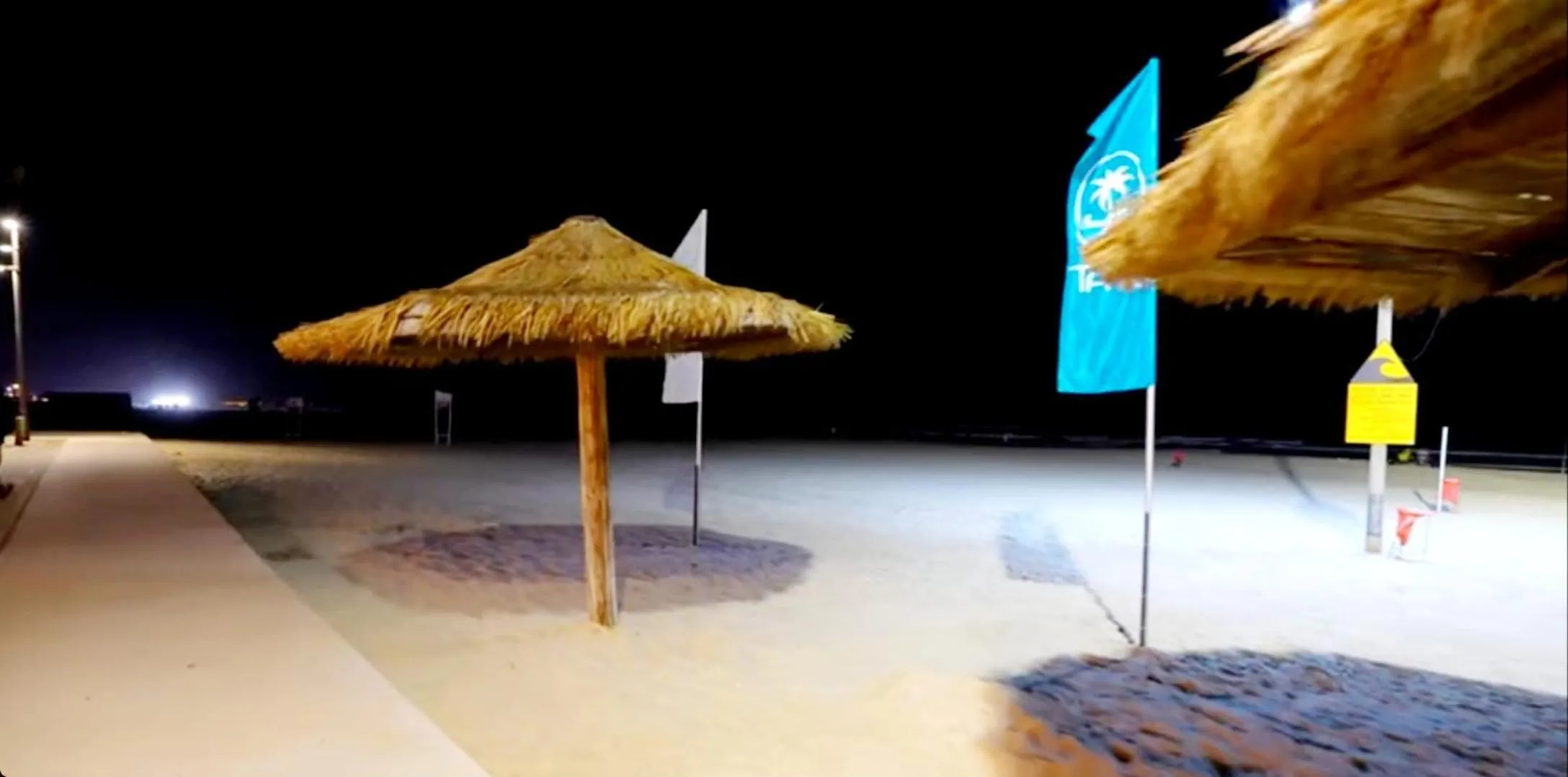 Beach in 612 apartment on the beach