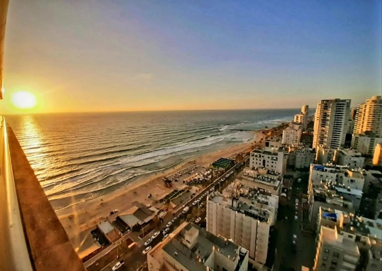 Sea view in 612 apartment on the beach