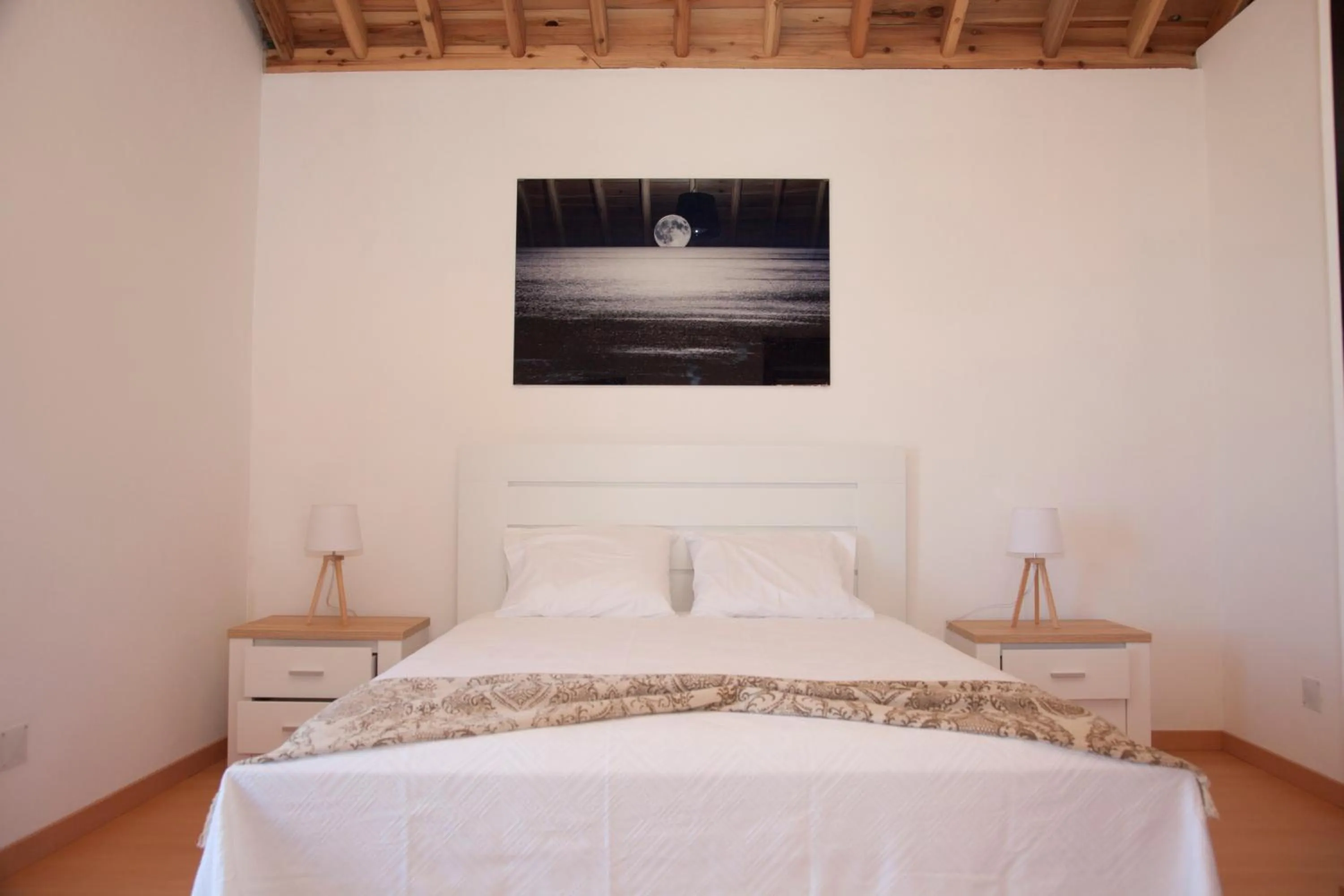 City view, Bed in Sara Village