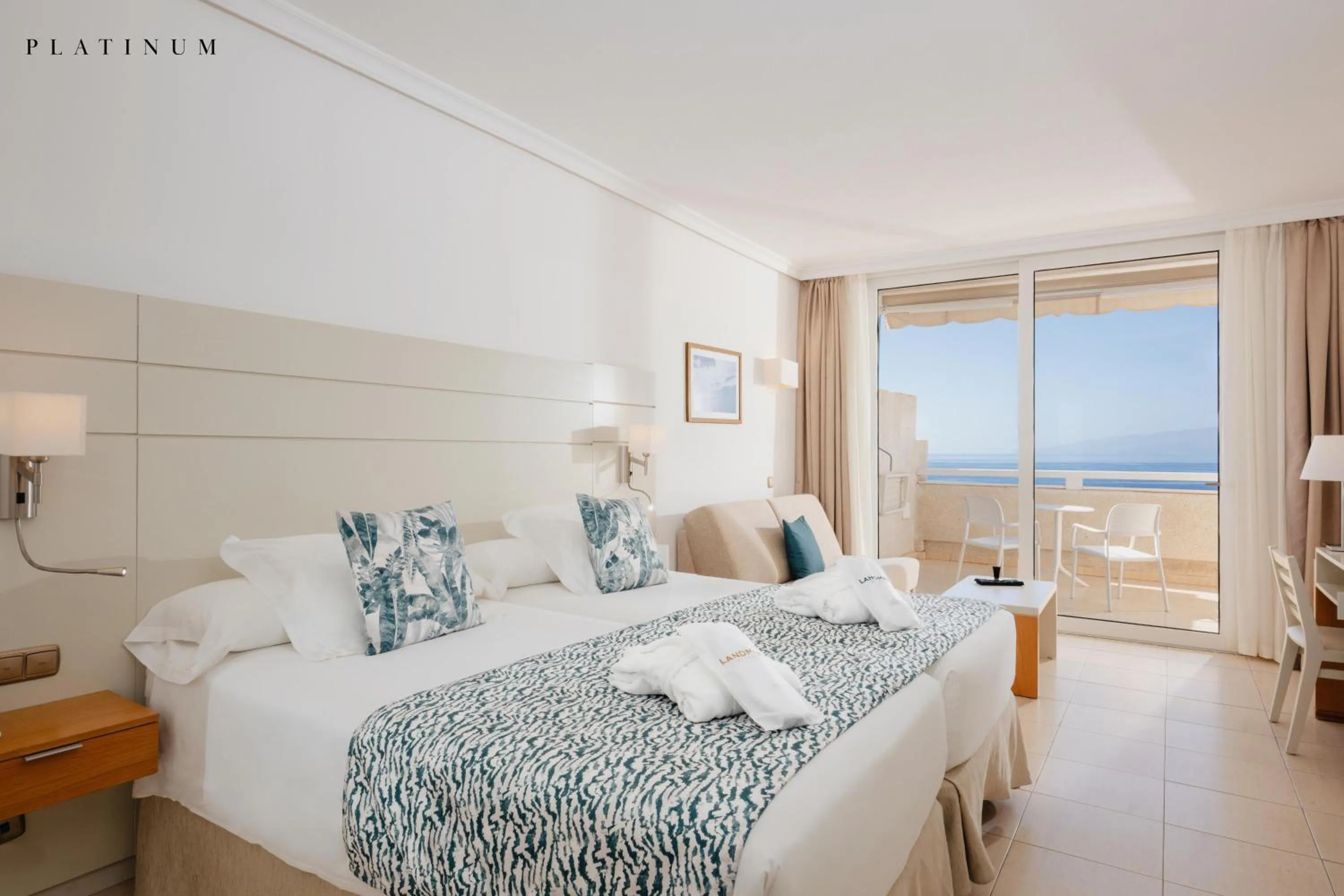 Bed in Landmar Playa La Arena