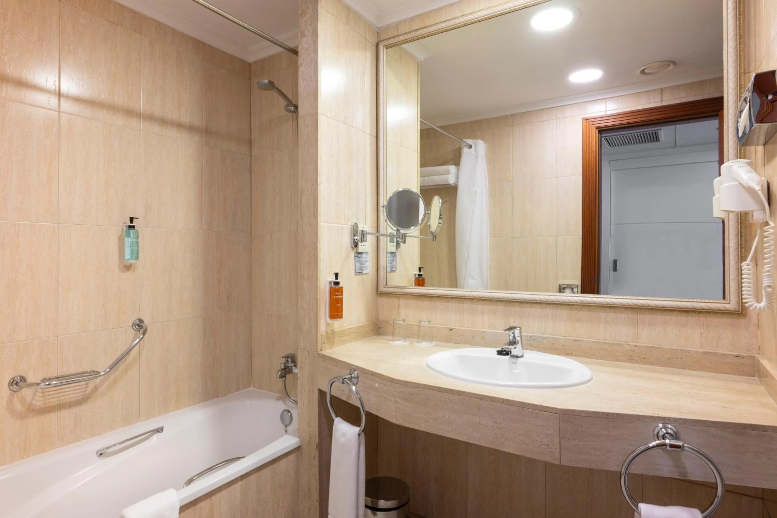 Bathroom in Landmar Playa La Arena