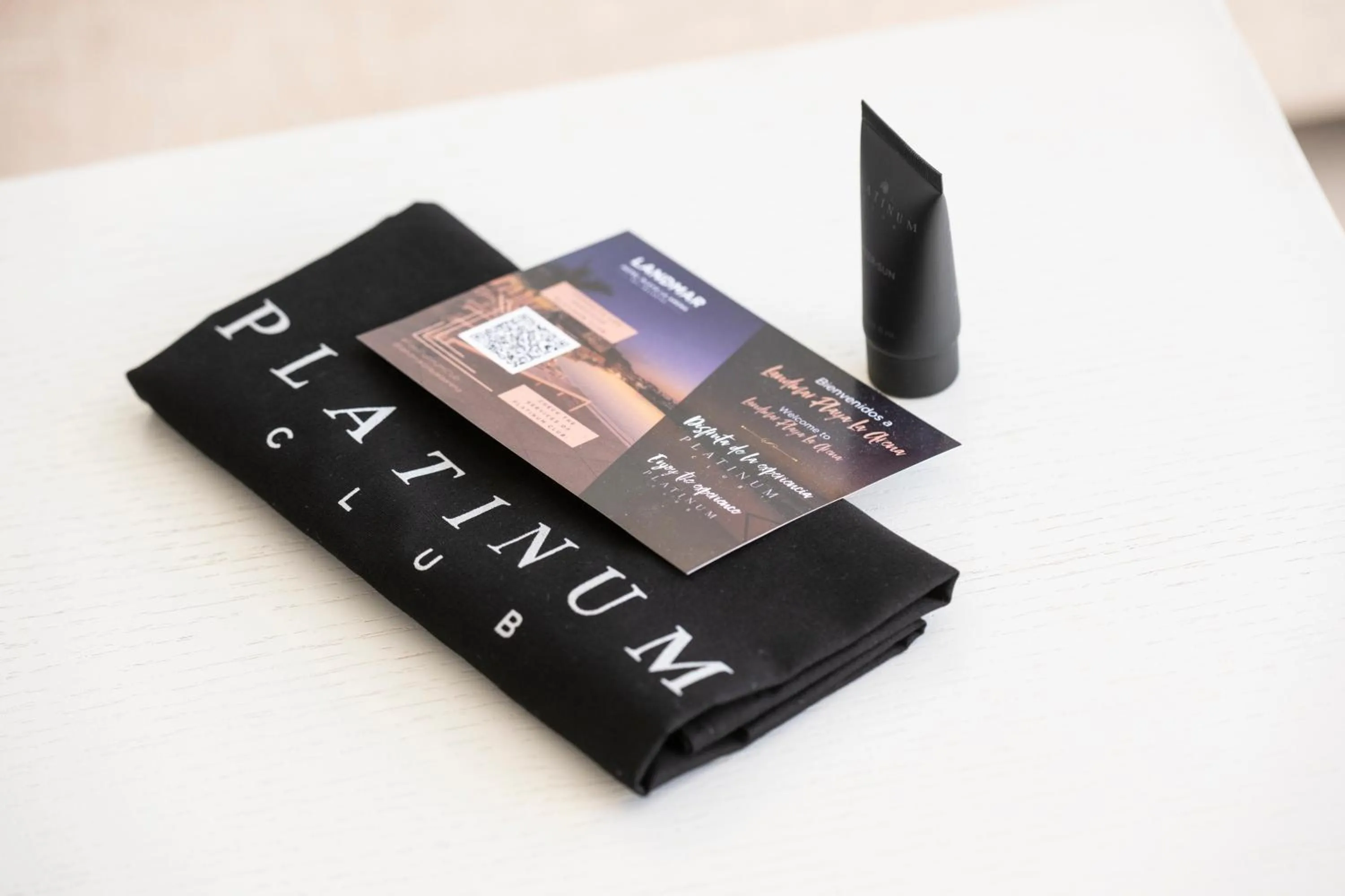 Text overlay in Landmar Playa La Arena