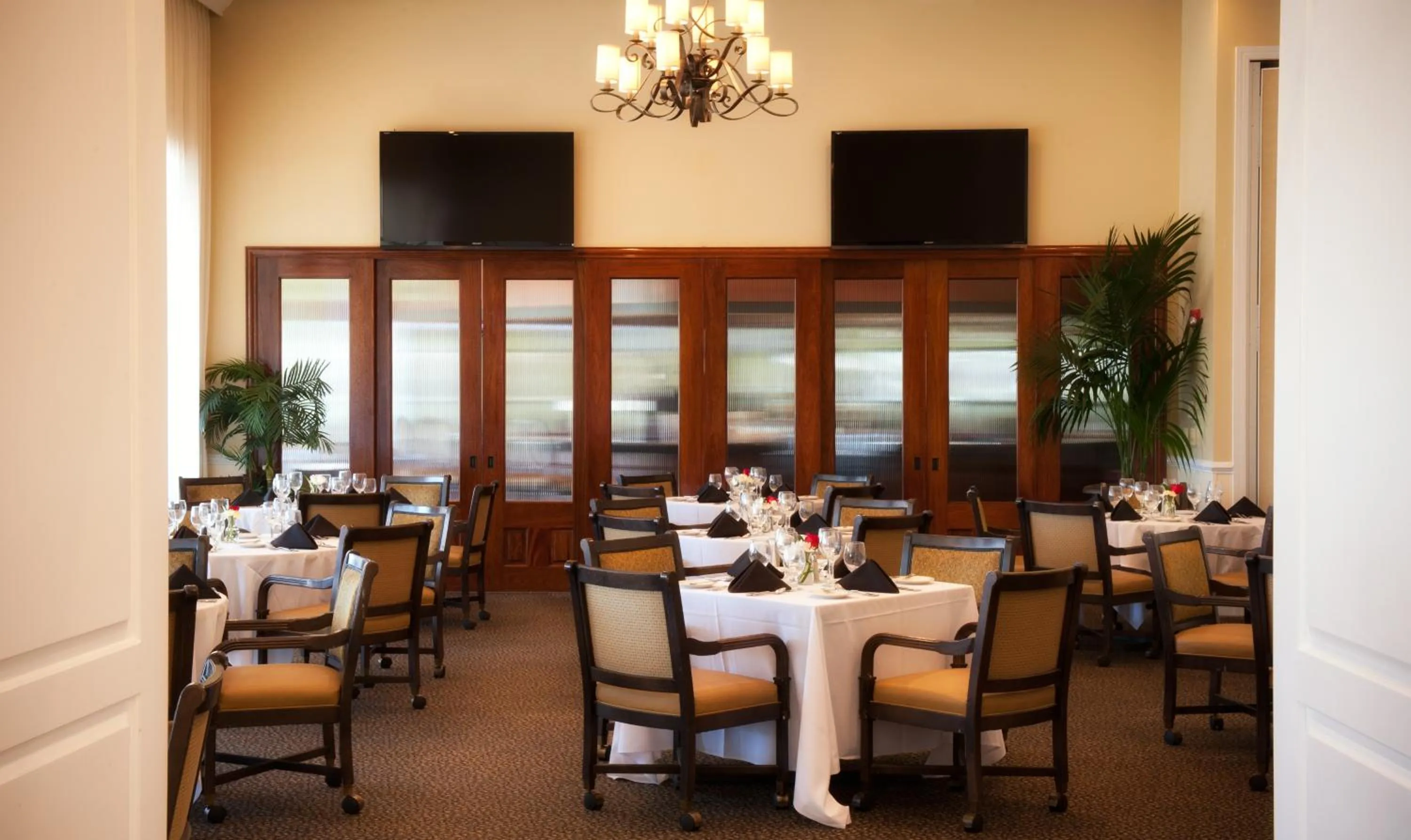 Restaurant/places to eat in Emerald Greens Condo Resort