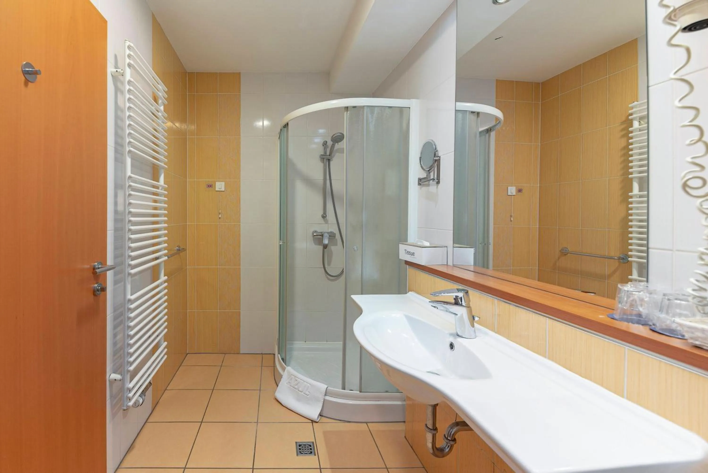 Shower in Garni Hotel Azul