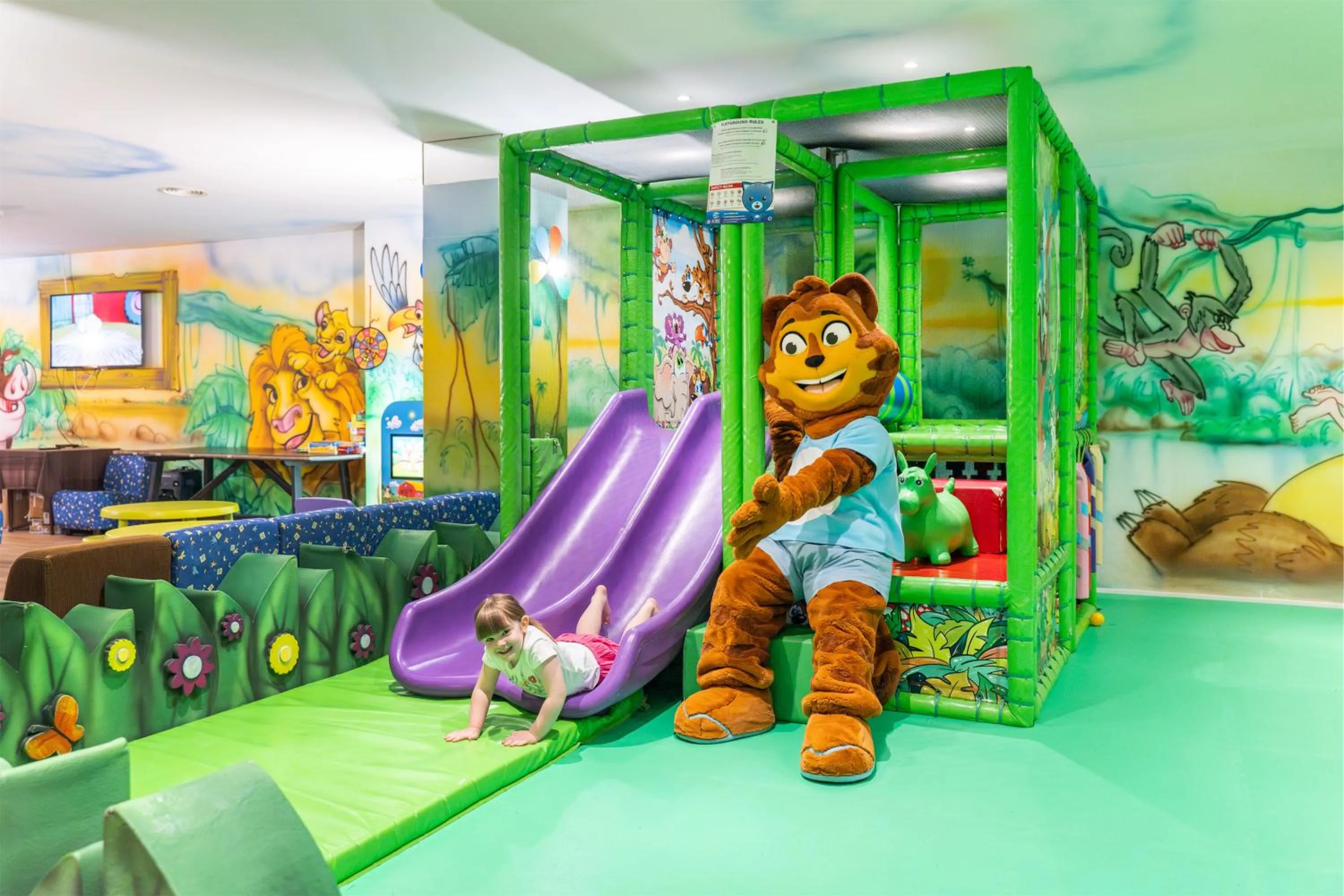 Kids's club in Majestic Palace