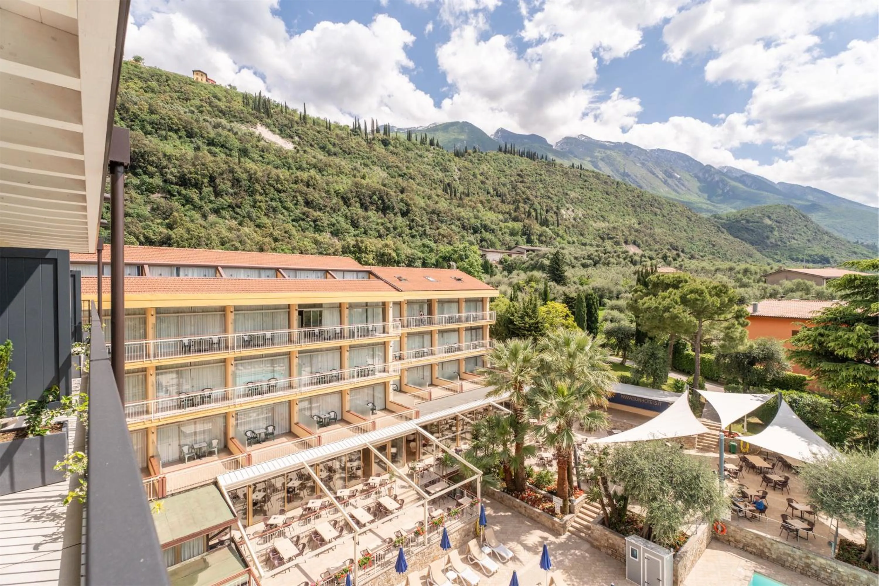 Property building in Majestic Palace