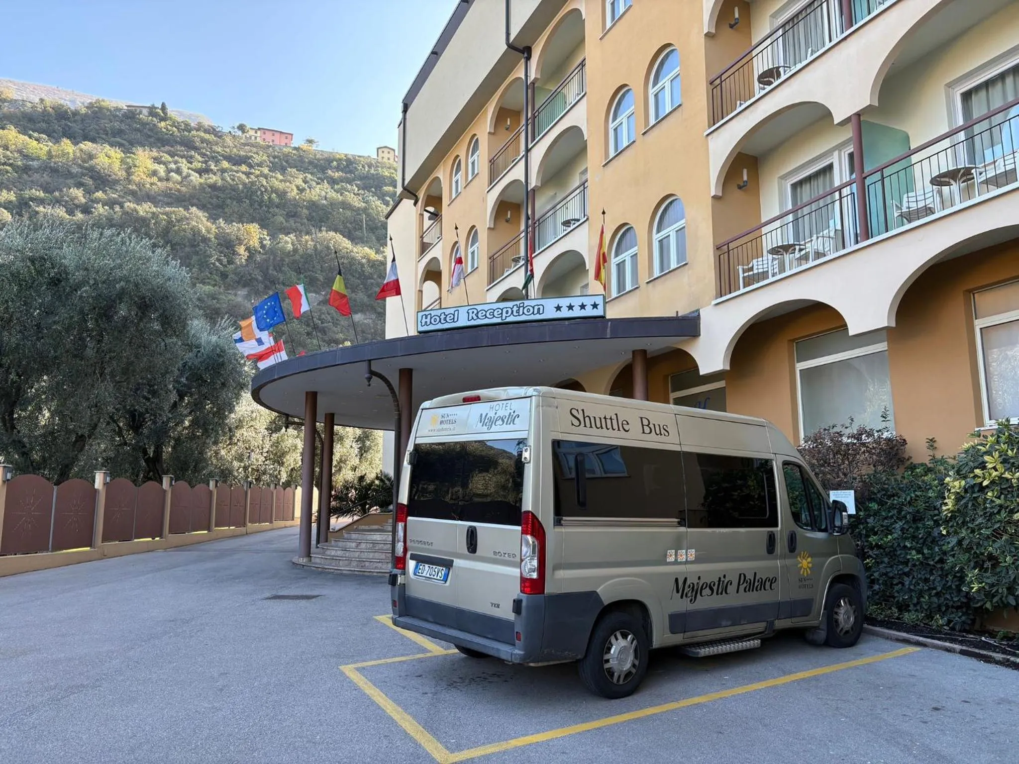 shuttle in Majestic Palace