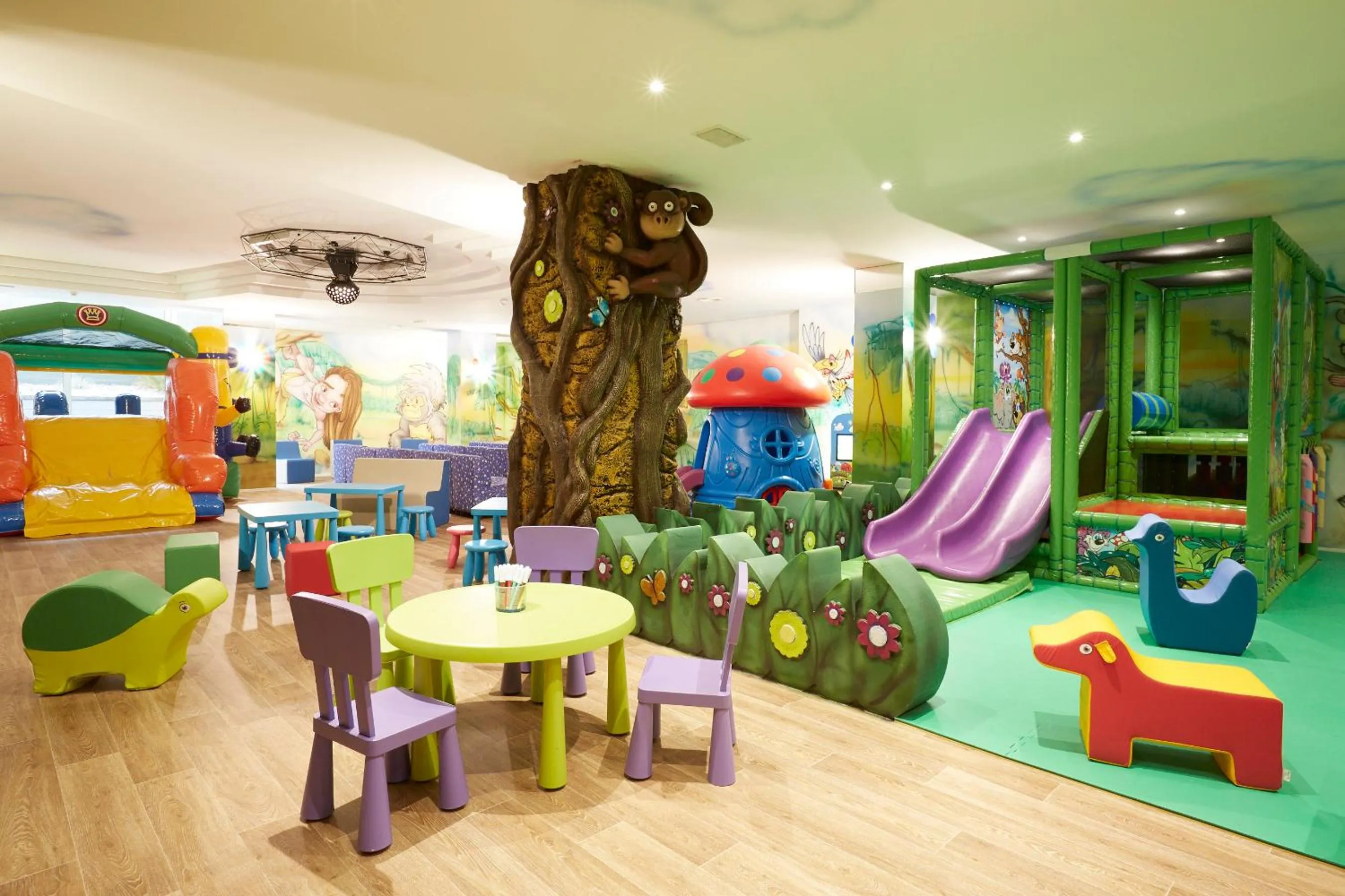 Kids's club in Majestic Palace