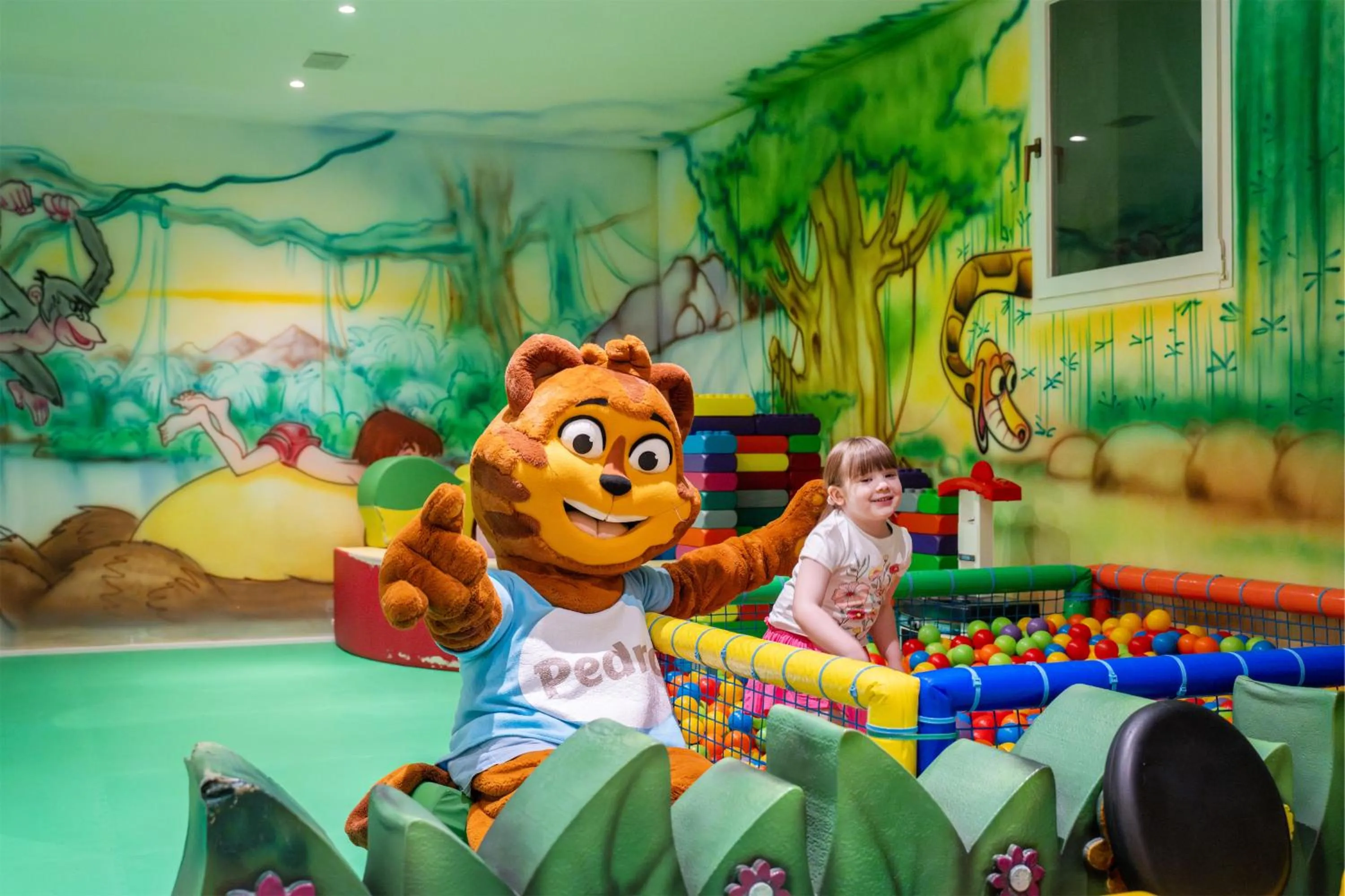 Kids's club in Majestic Palace