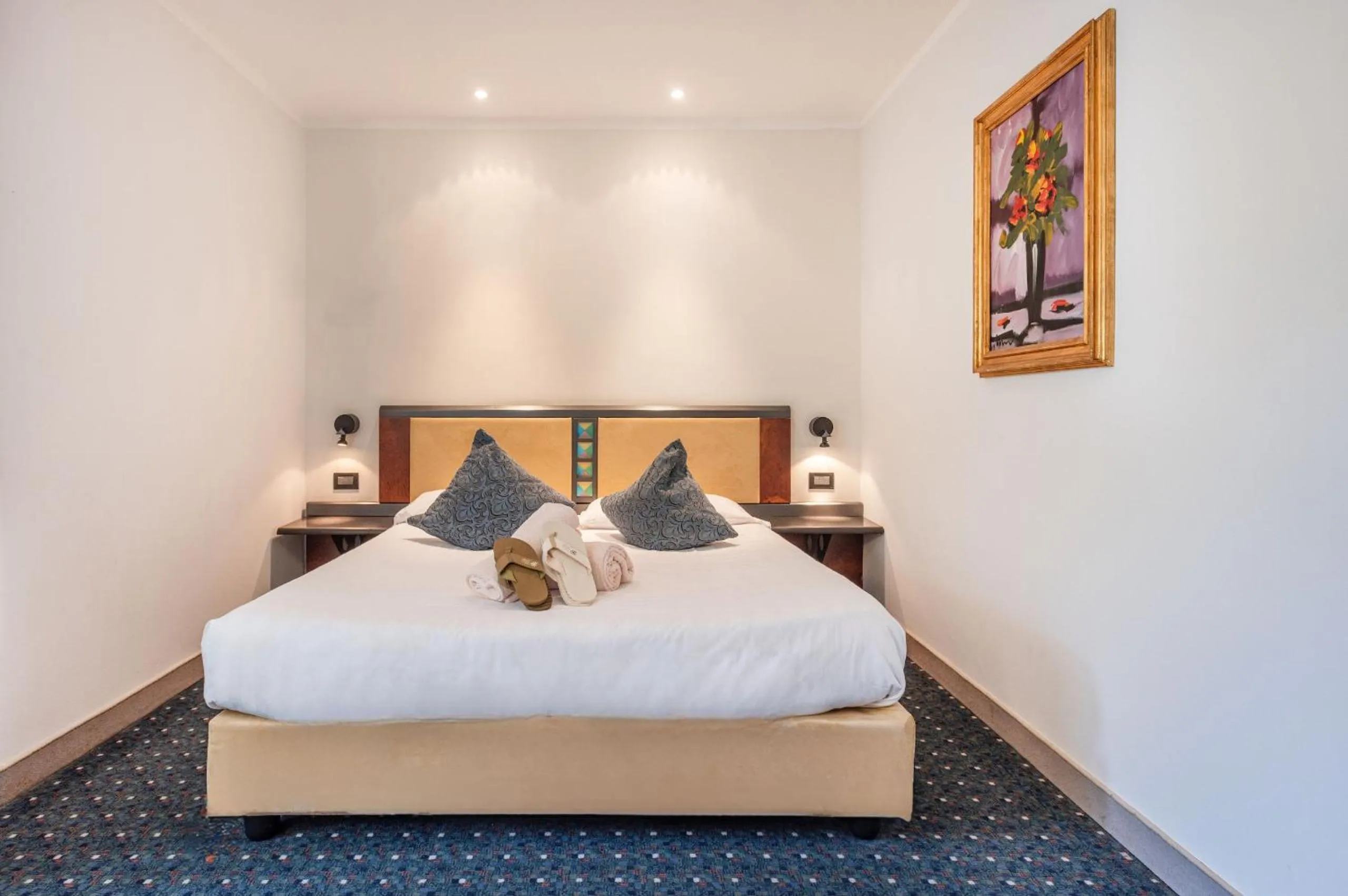 Photo of the whole room, Bed in Majestic Palace