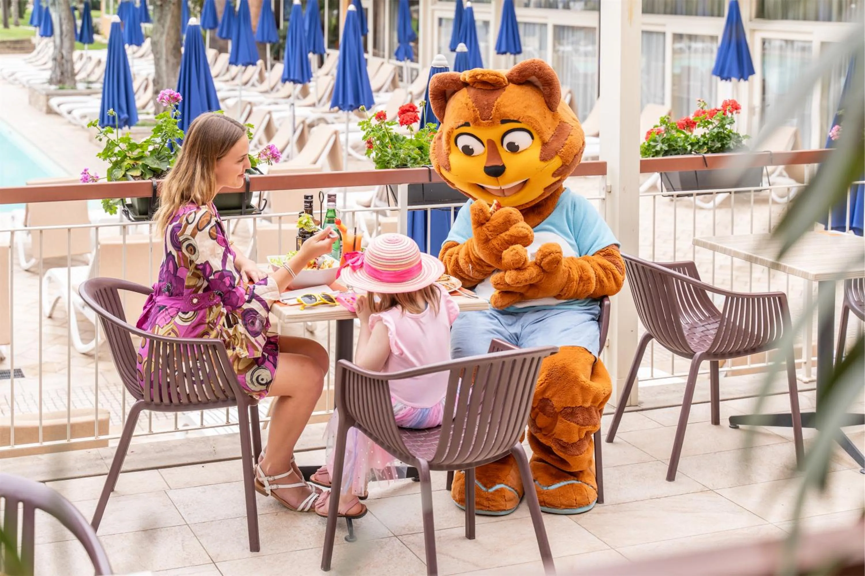 Restaurant/places to eat in Majestic Palace