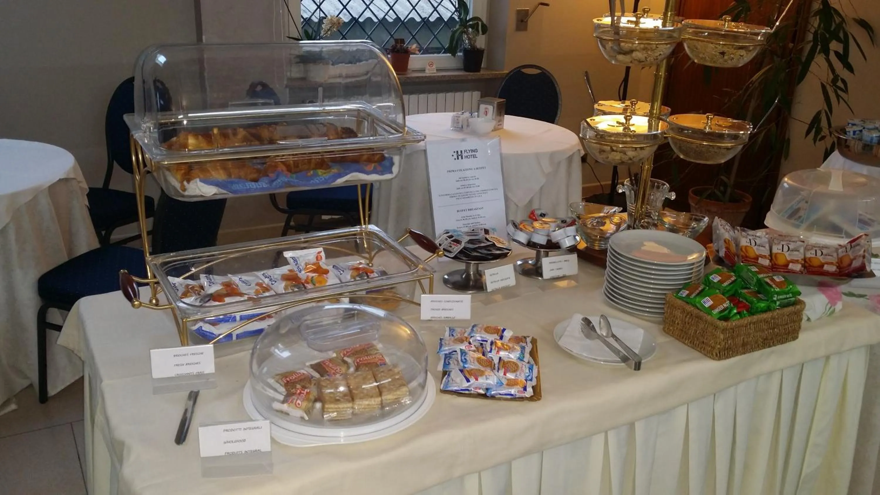 Buffet breakfast in Flying Hotel