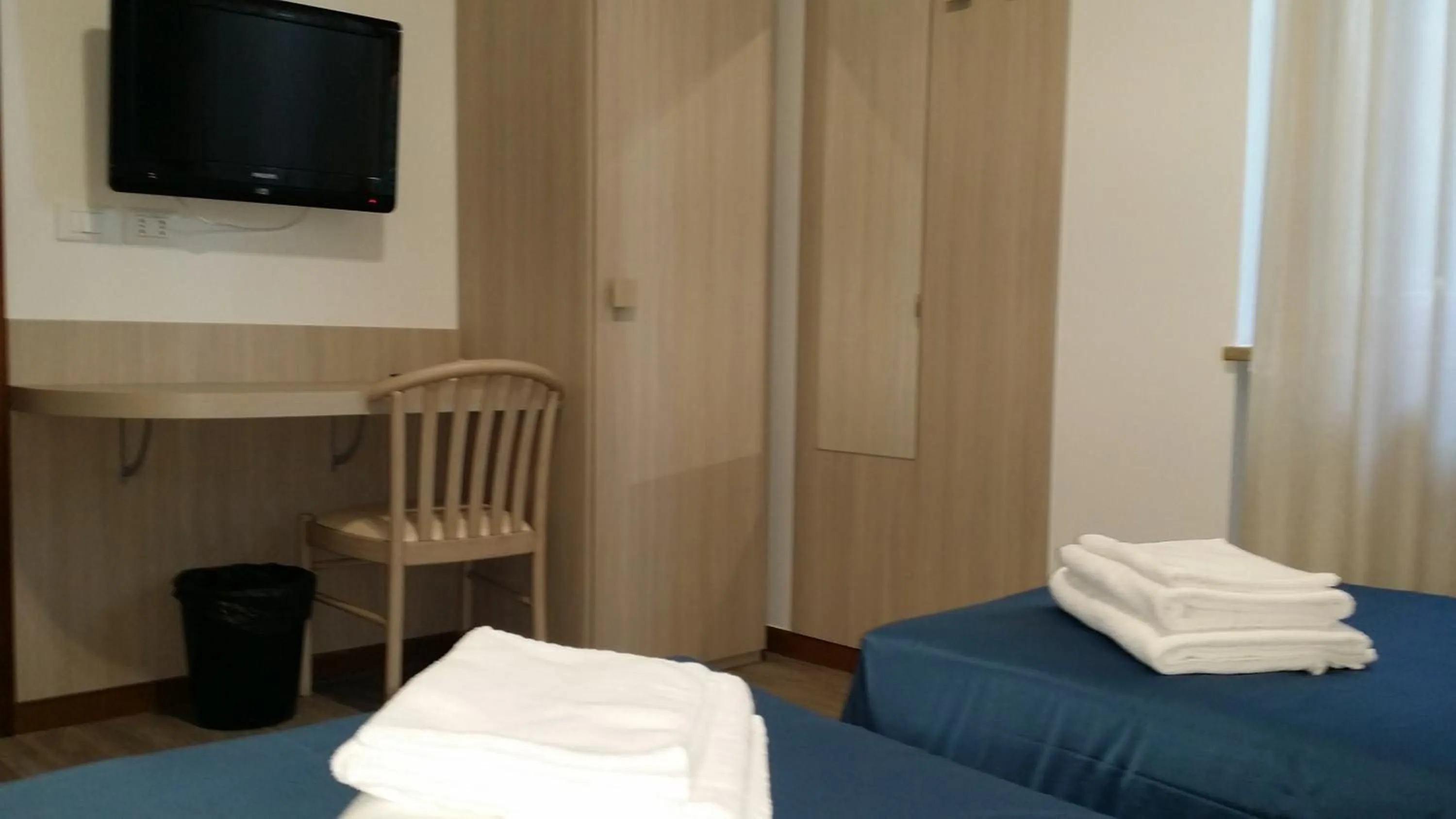 Area and facilities, Bed in Flying Hotel