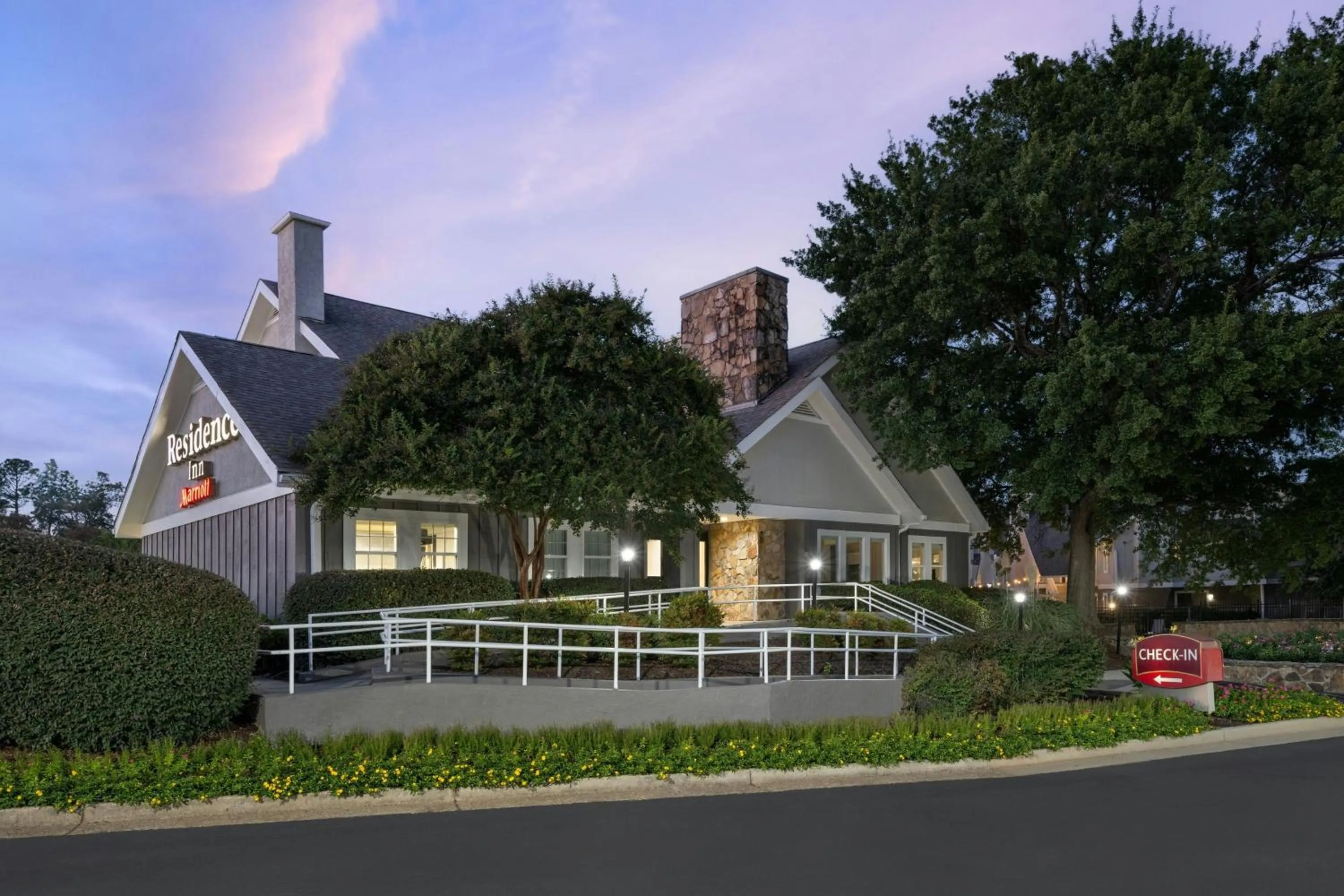 Property building in Residence Inn by Marriott Atlanta Cumberland/Galleria