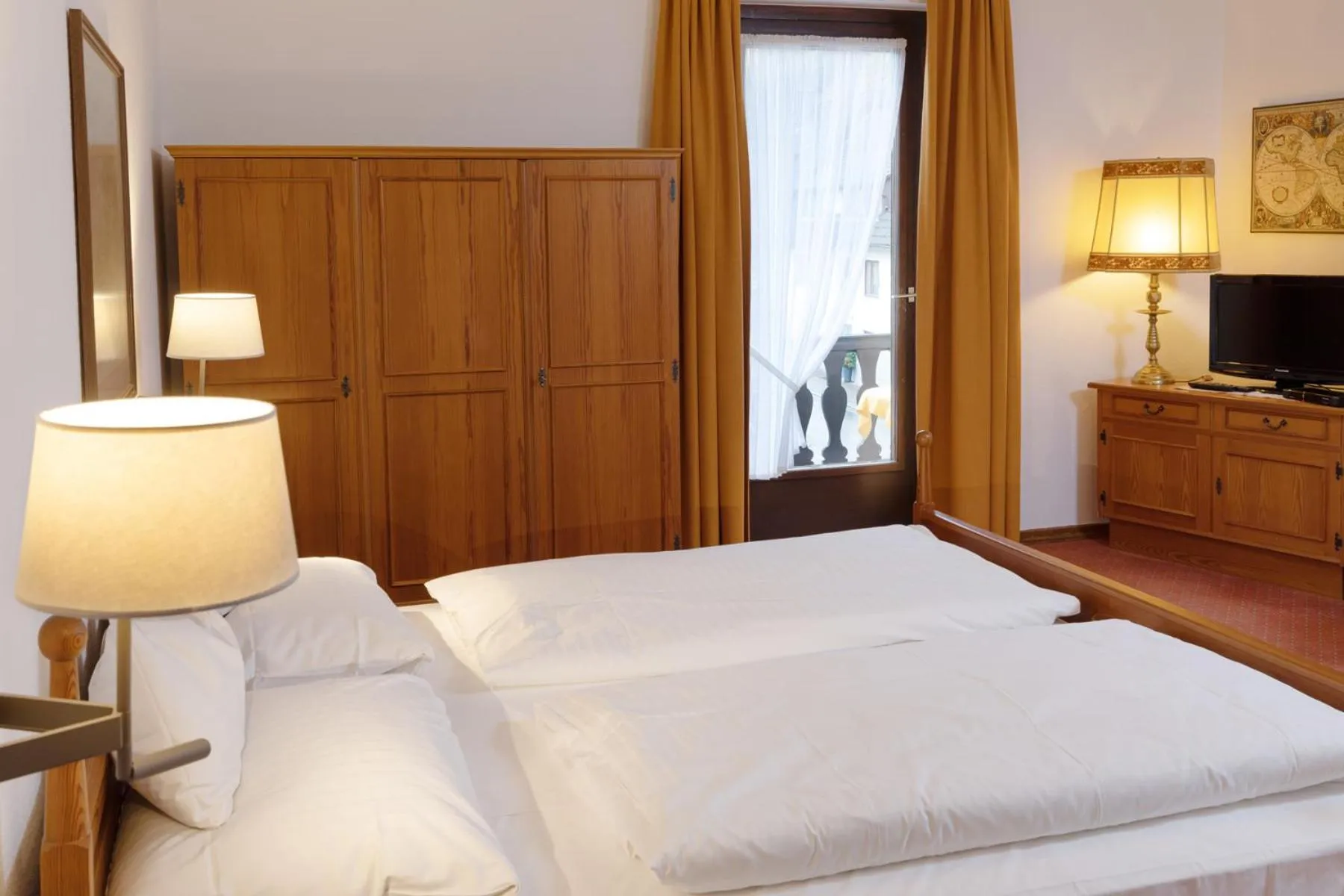 Bed in Hotel Gasthaus Adler