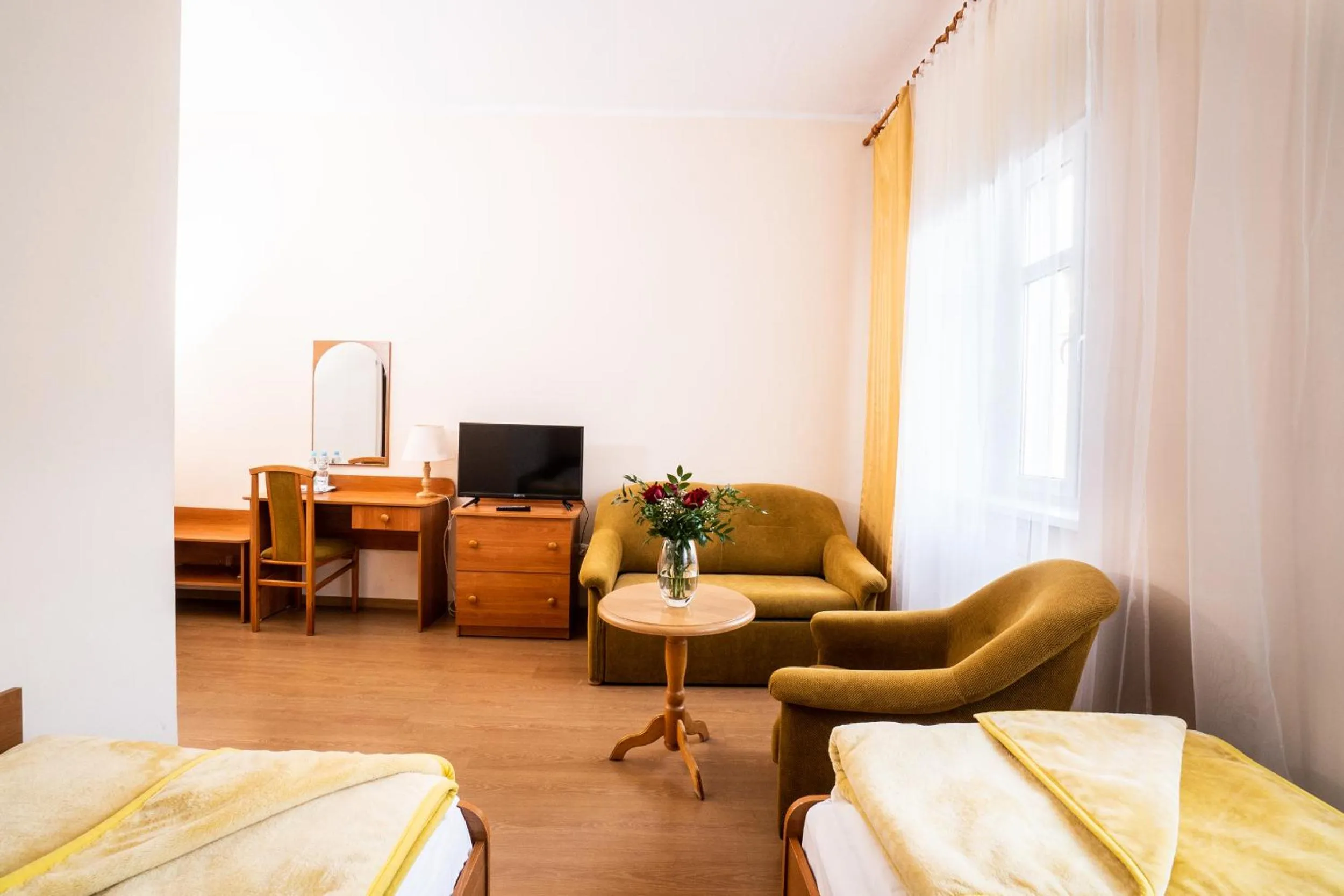 Seating area, Bed in Europa