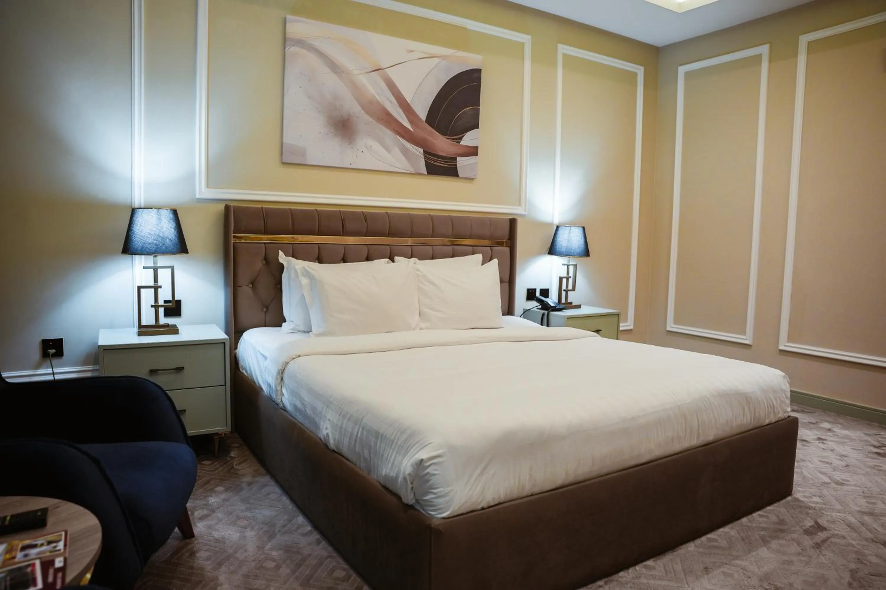 Bed in Al Mansour Plaza Hotel